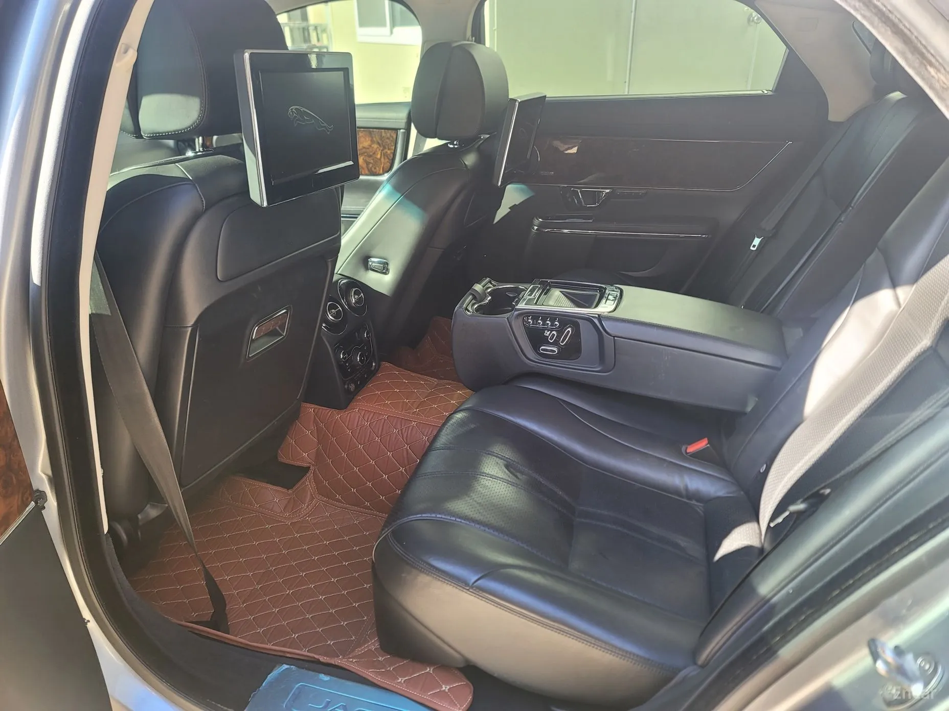Jaguar All New XJ превью 12