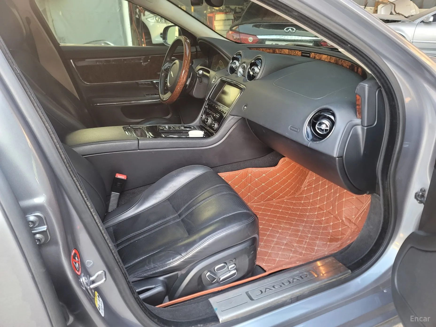 Jaguar All New XJ превью 13