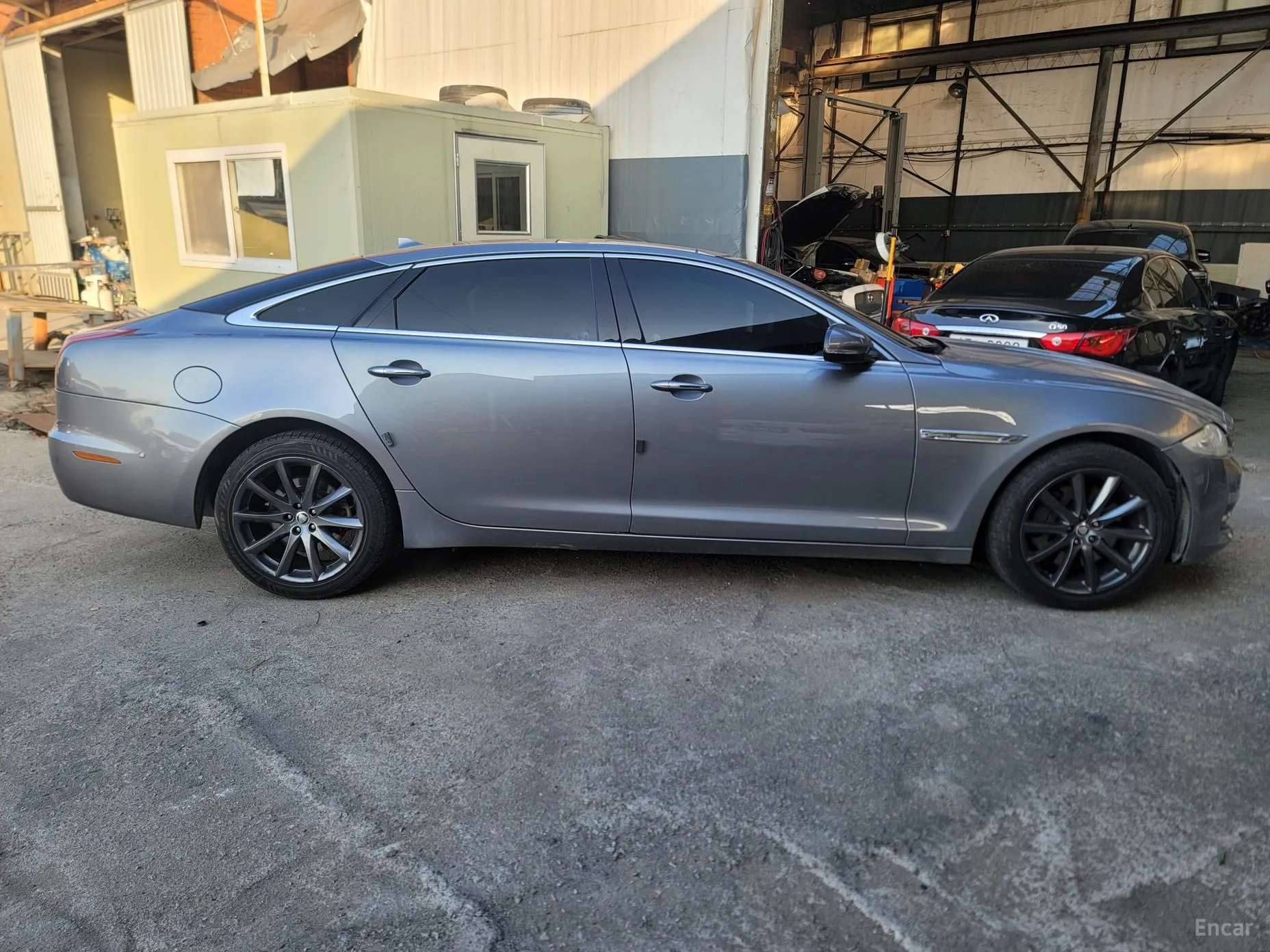 Jaguar All New XJ превью 3