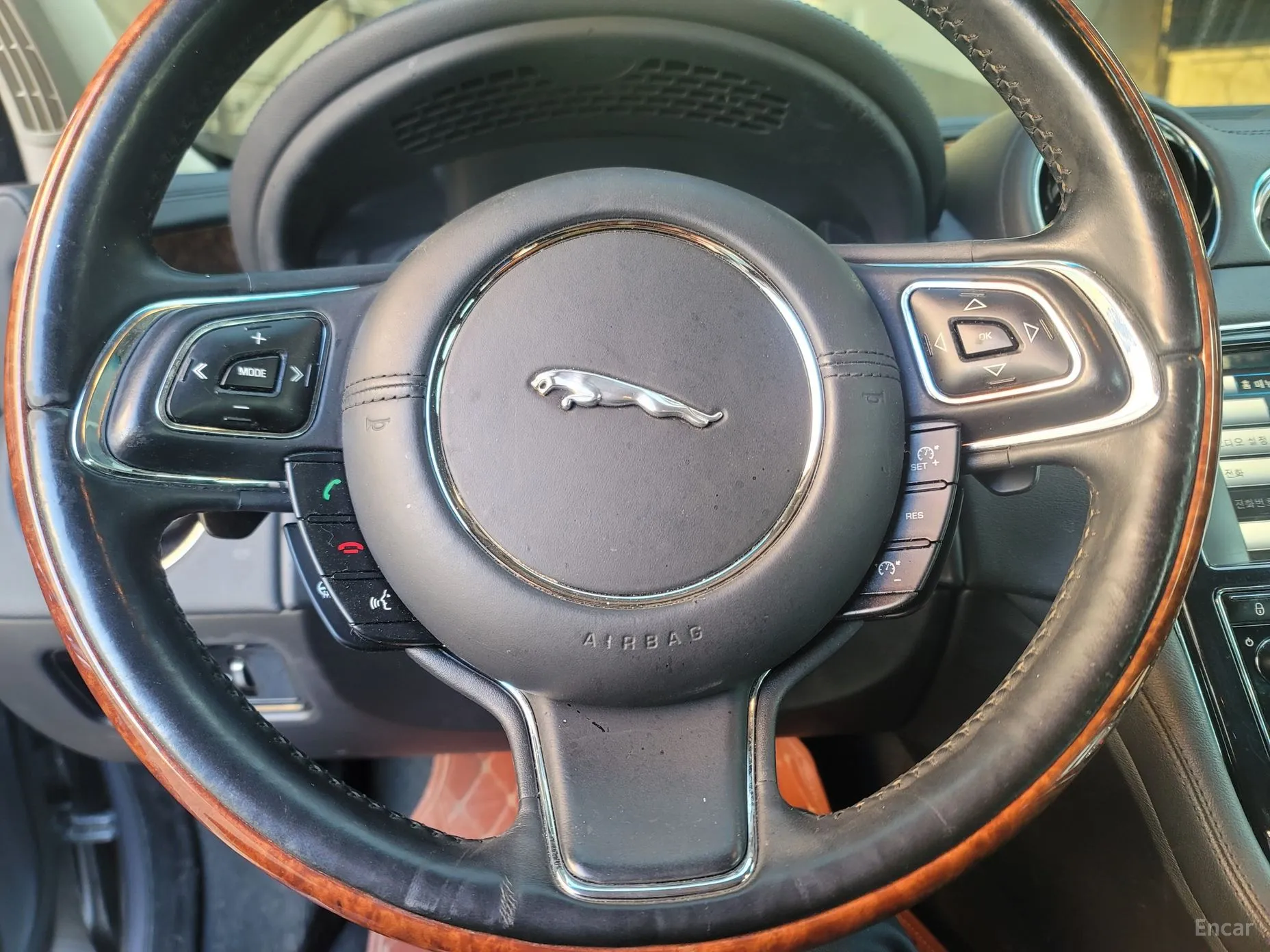 Jaguar All New XJ превью 9