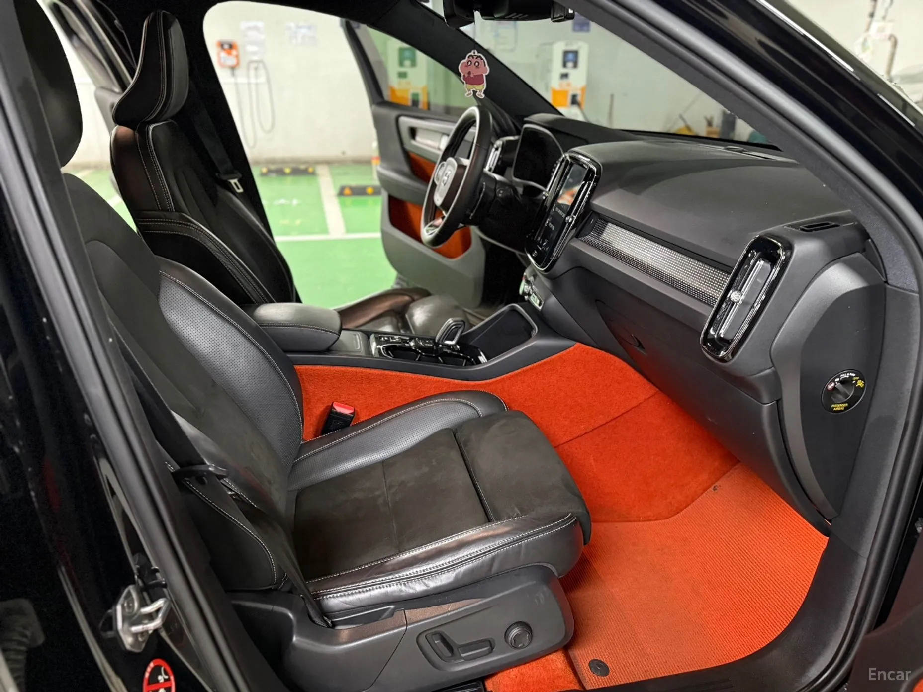 Volvo XC40 превью 10