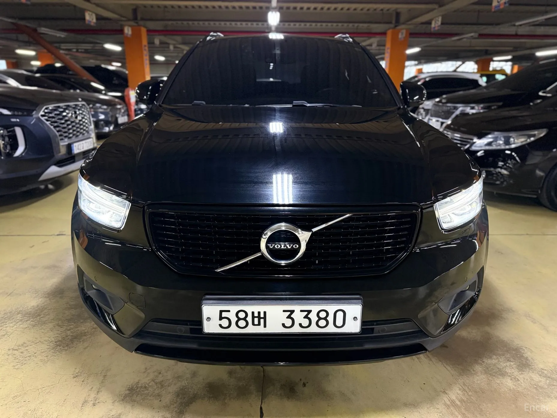Volvo XC40 превью 3