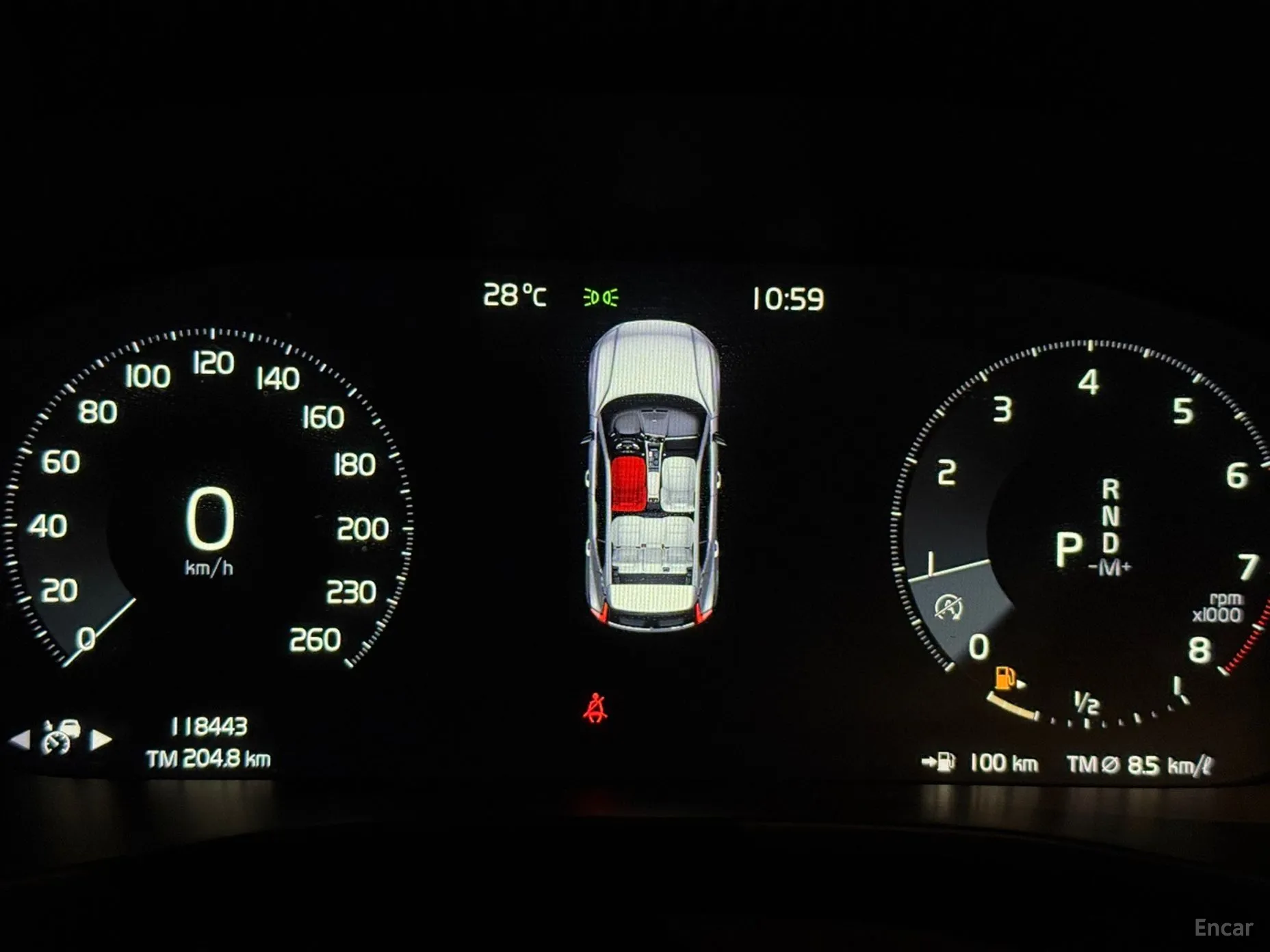 Volvo XC40 превью 8