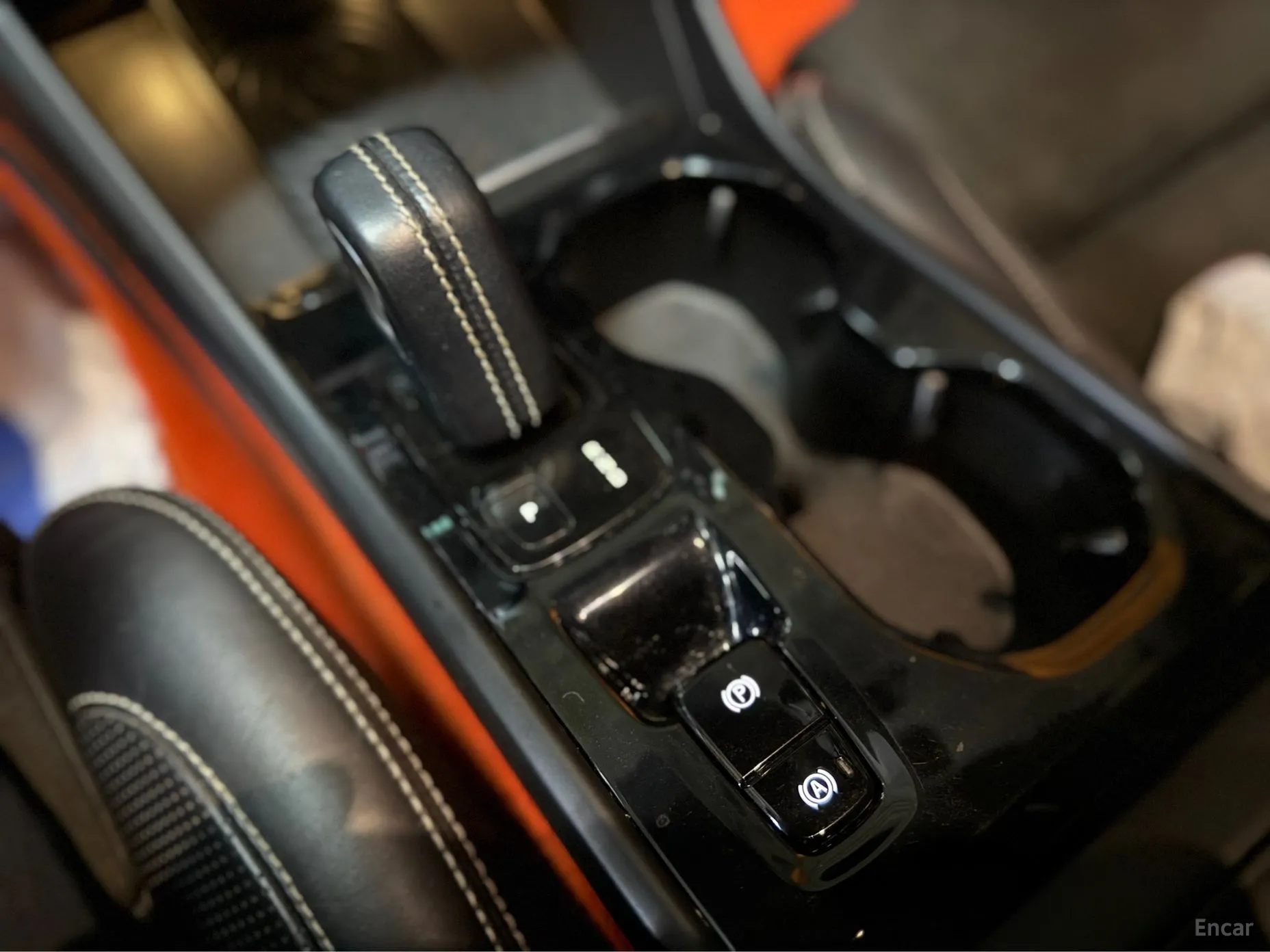 Volvo XC40 превью 9