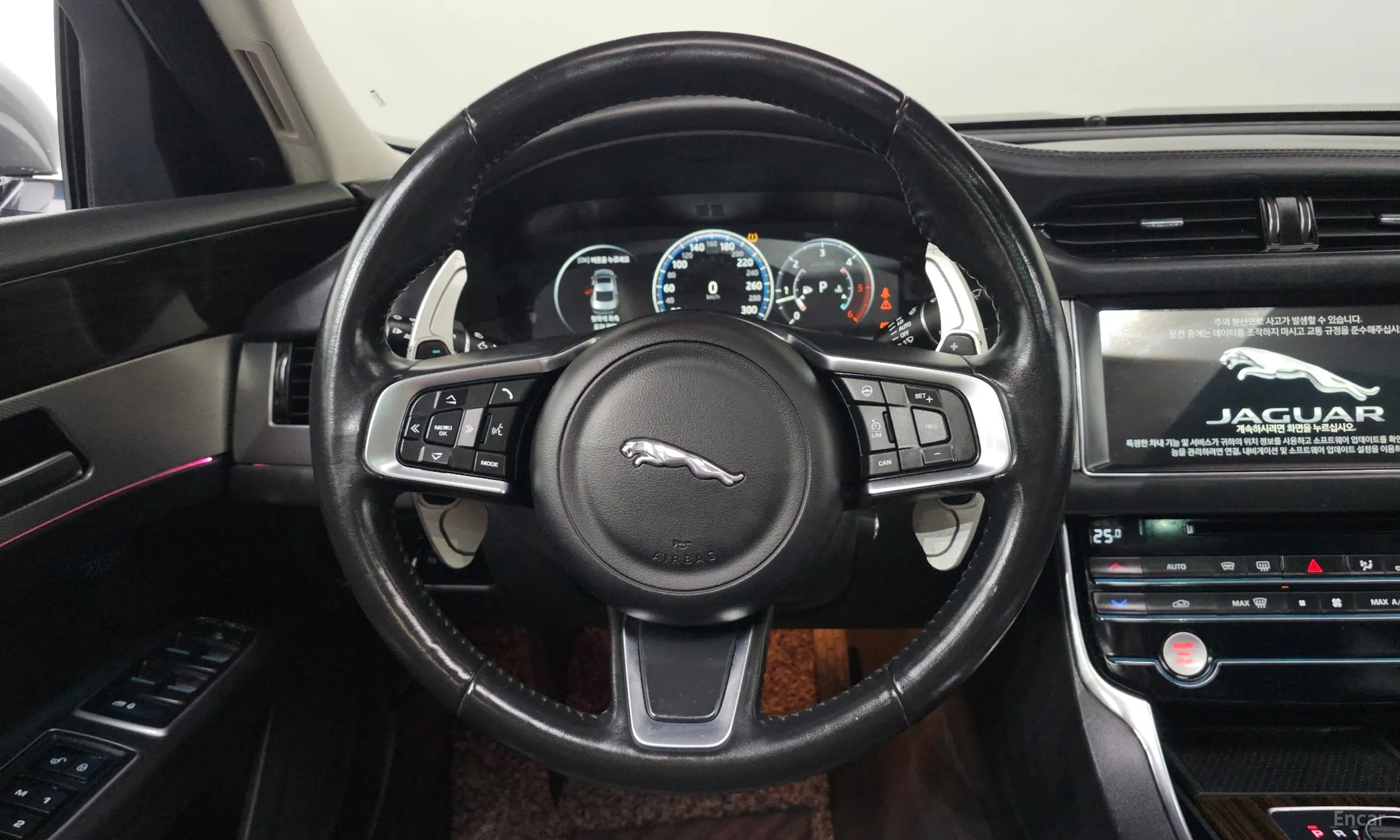 Jaguar XF (x260) превью 11