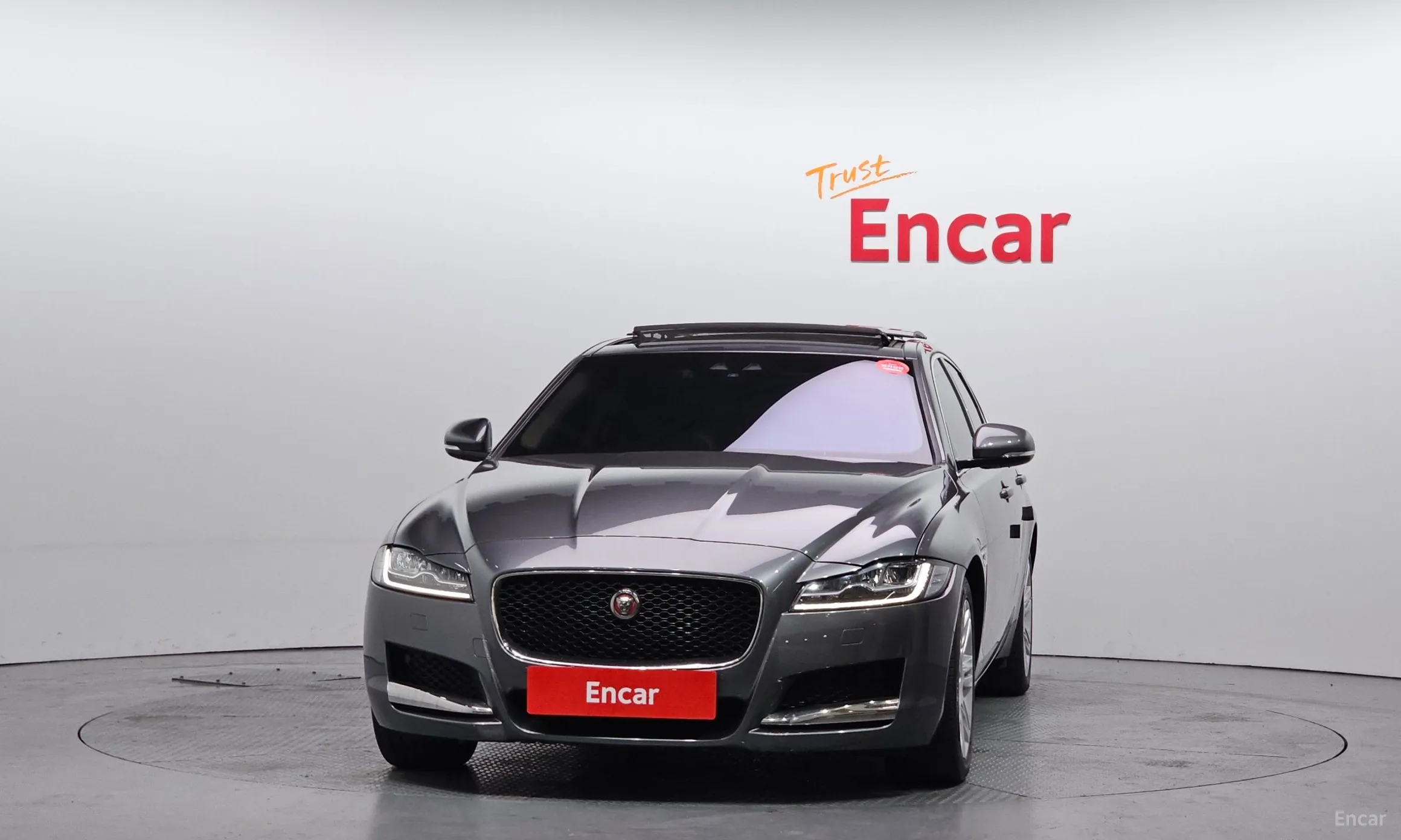 Jaguar XF (x260) превью 3