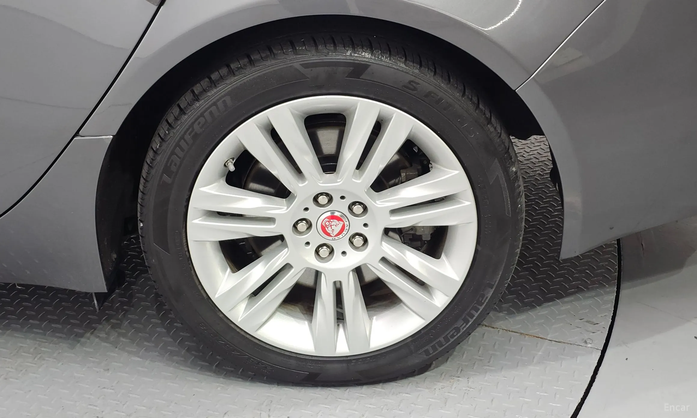 Jaguar XF (x260) превью 5