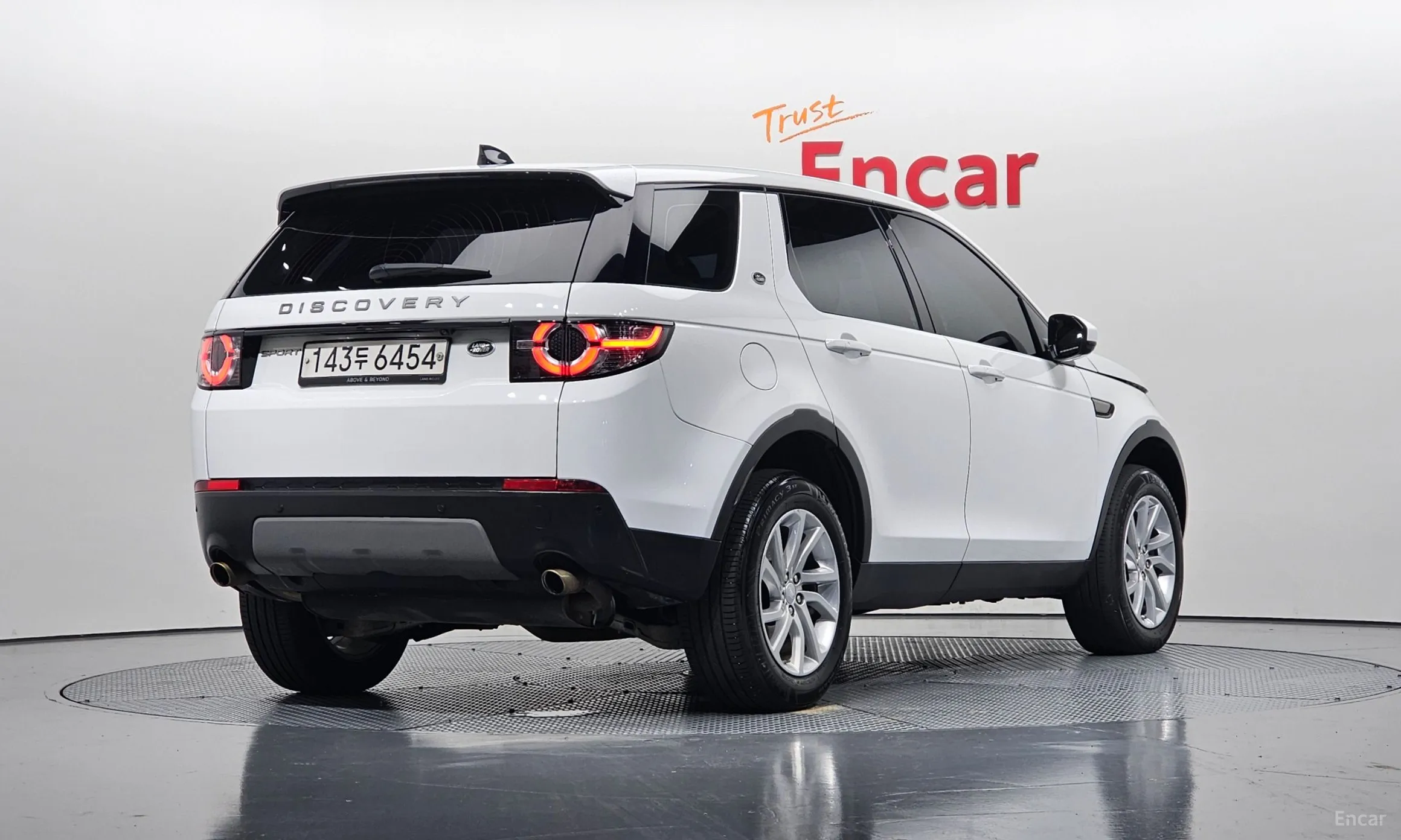 Land Rover Discovery Sports превью 2