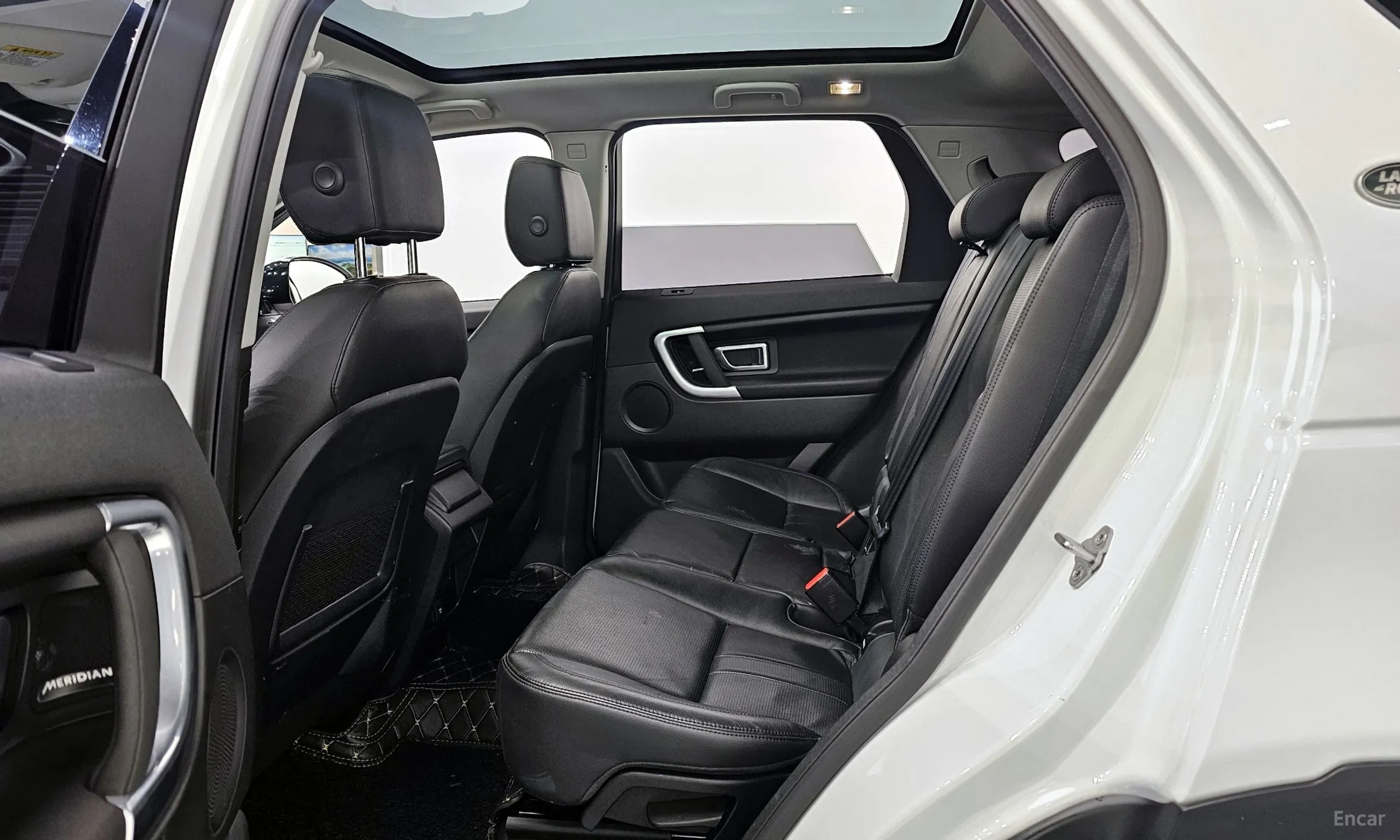 Land Rover Discovery Sports превью 19