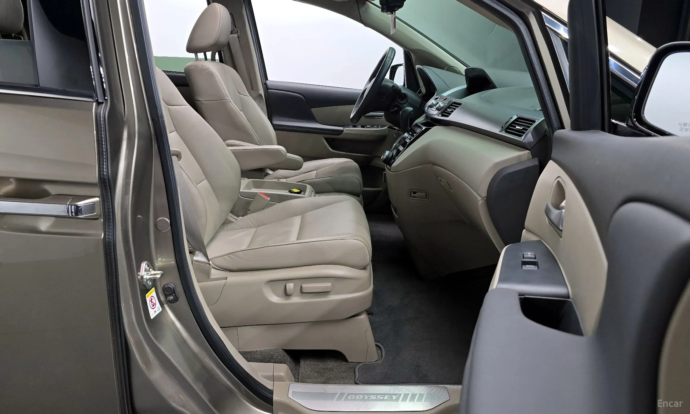 Honda Odyssey превью 11
