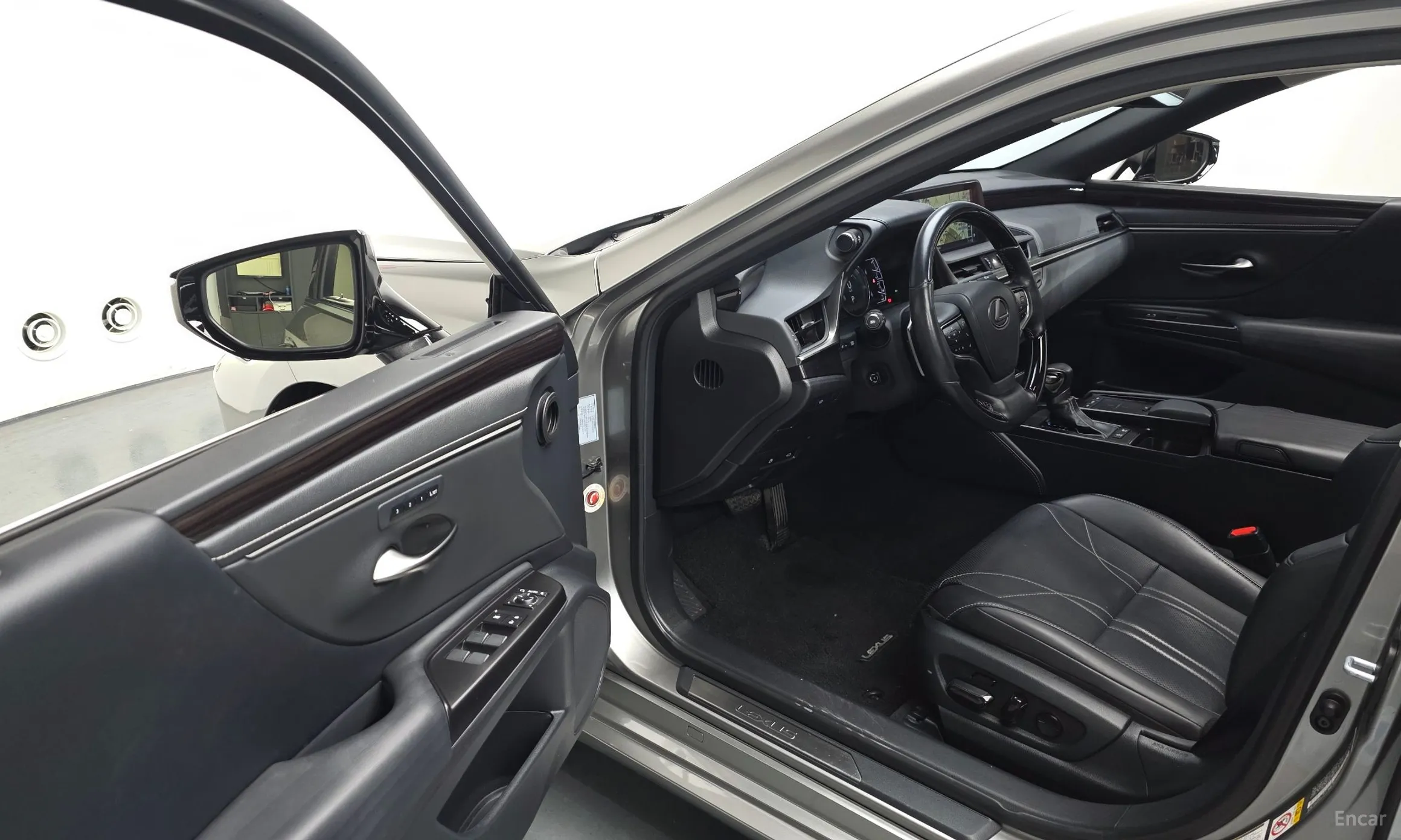 Lexus ES300h 7th Generation превью 12