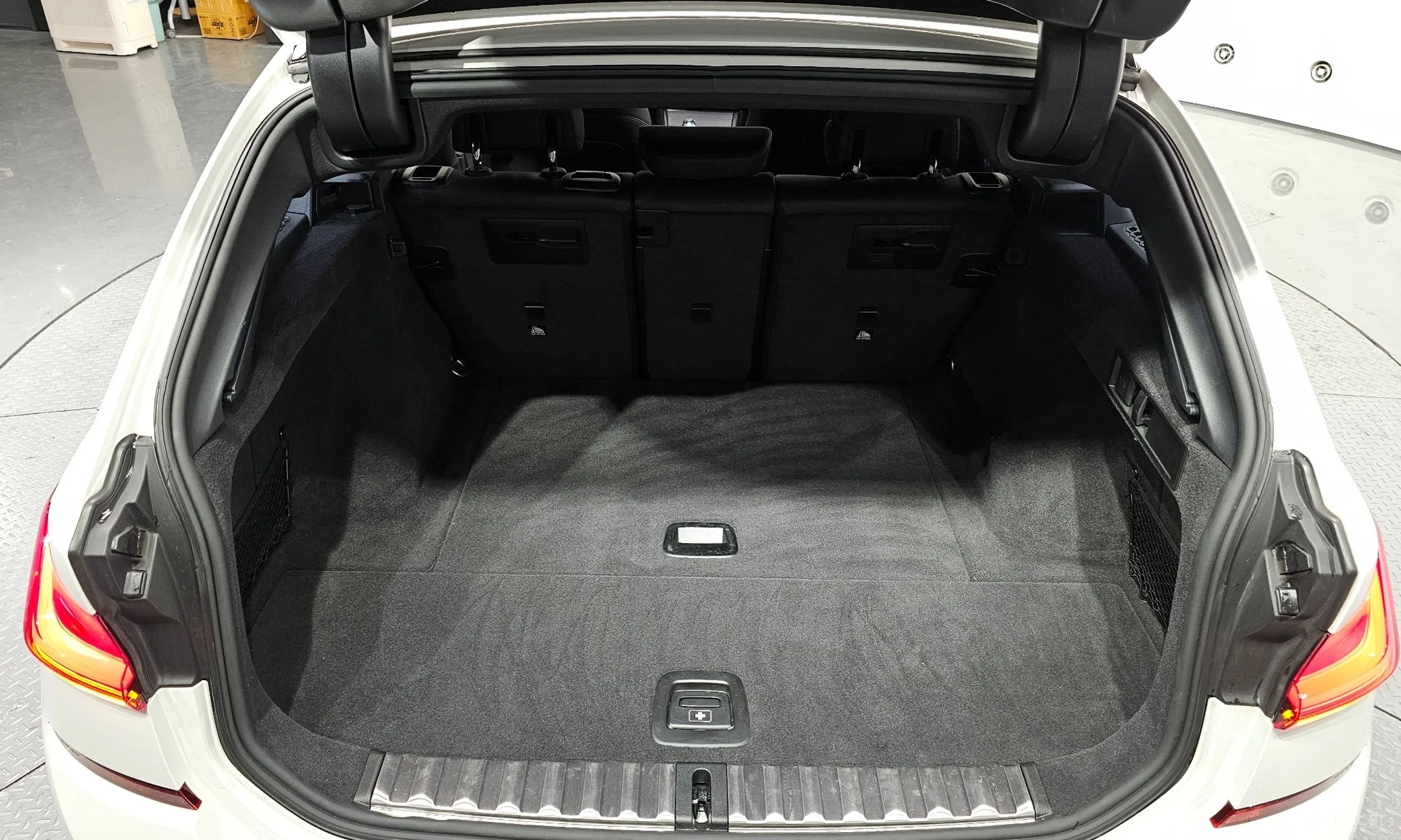BMW 3 Series (G20) превью 20