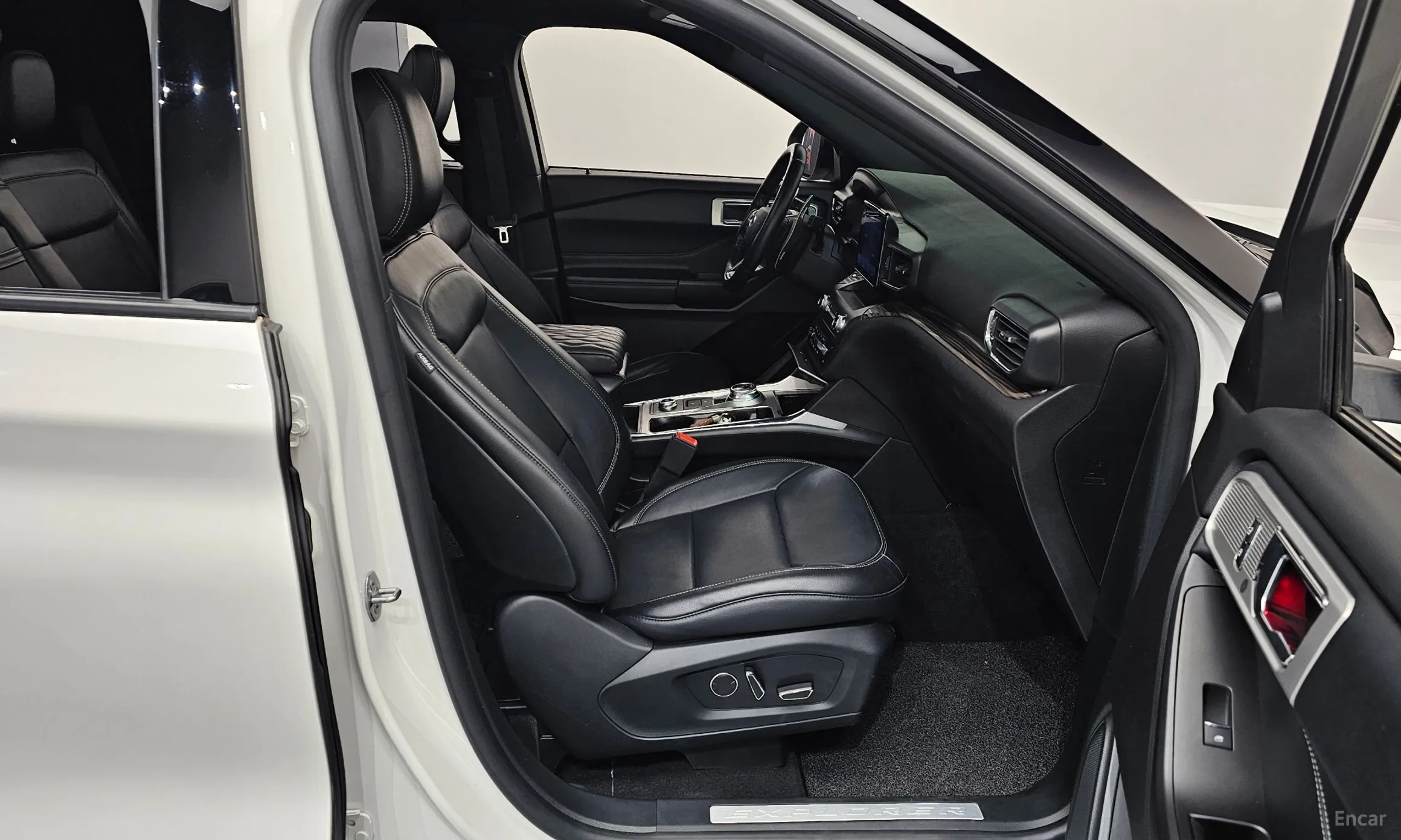 Ford Explorer 6th Generation превью 11