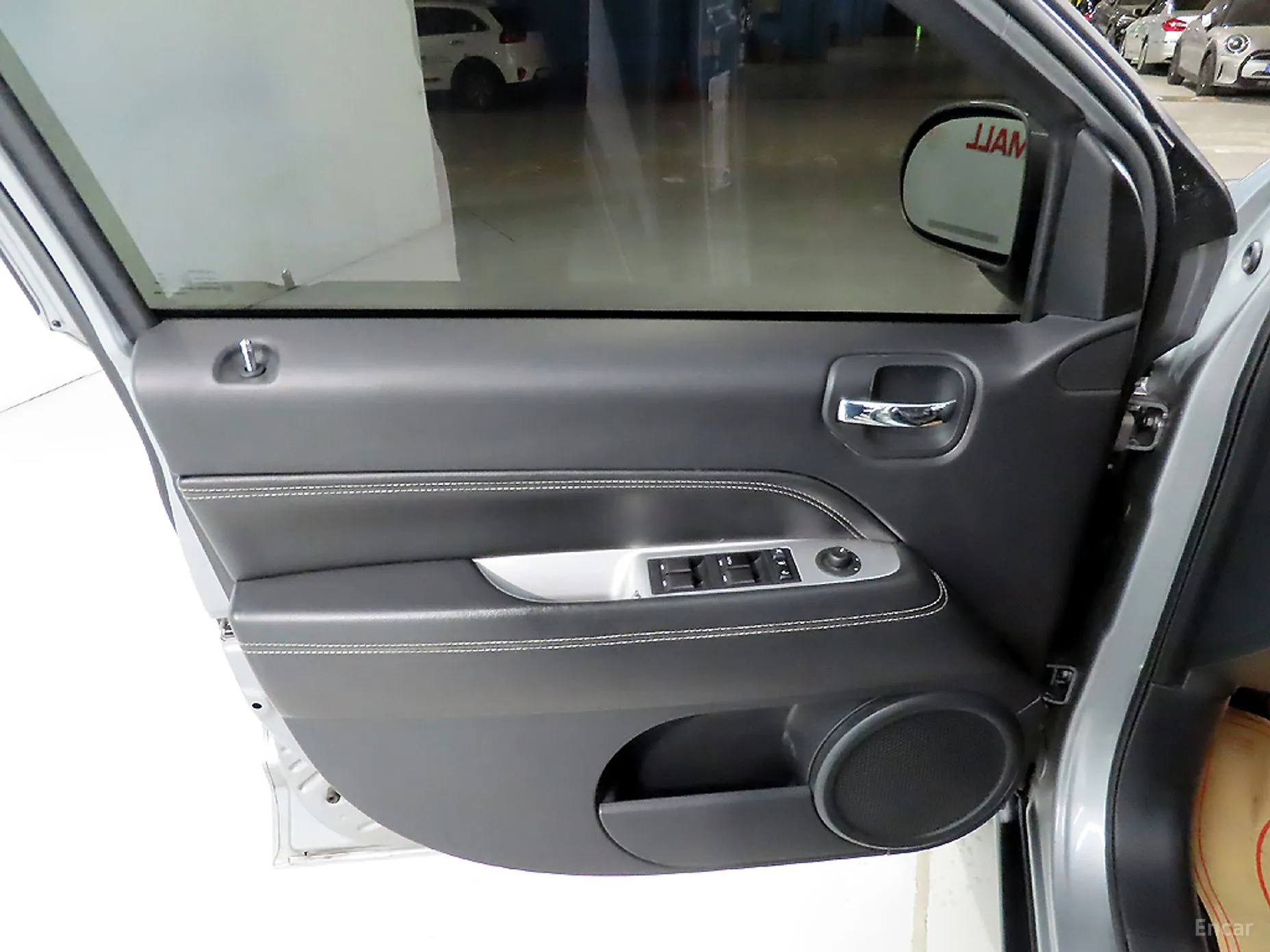 Jeep Compass превью 15