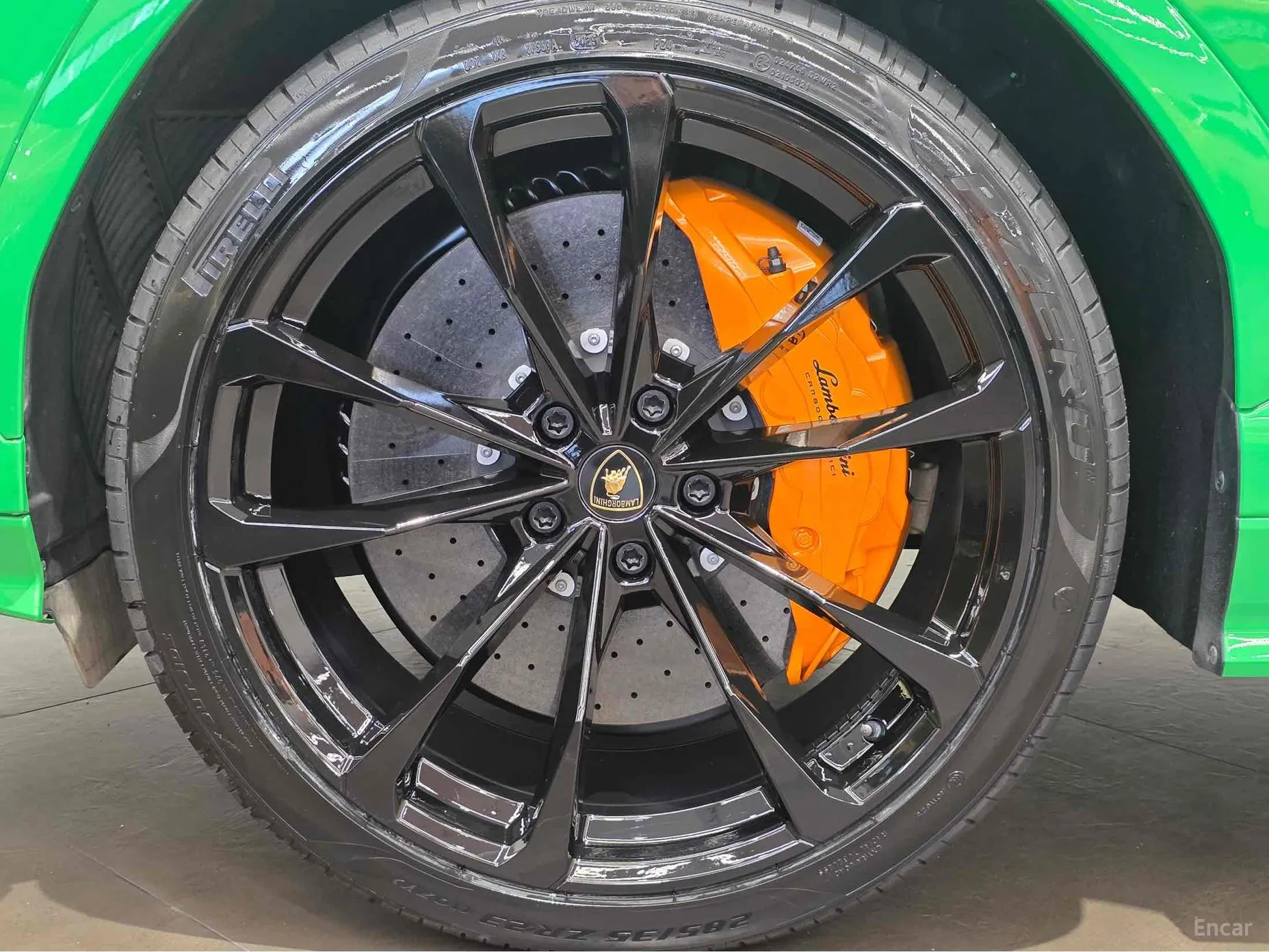 Lamborghini Urus превью 10