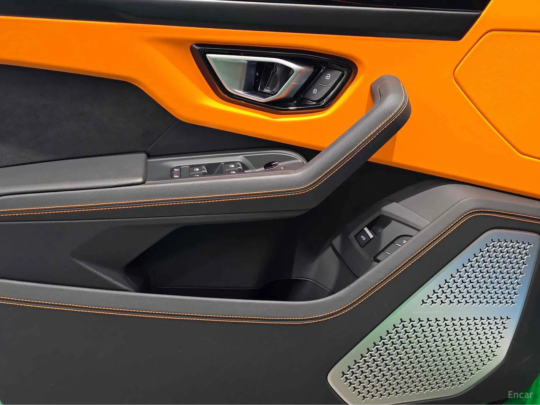 Lamborghini Urus превью 12