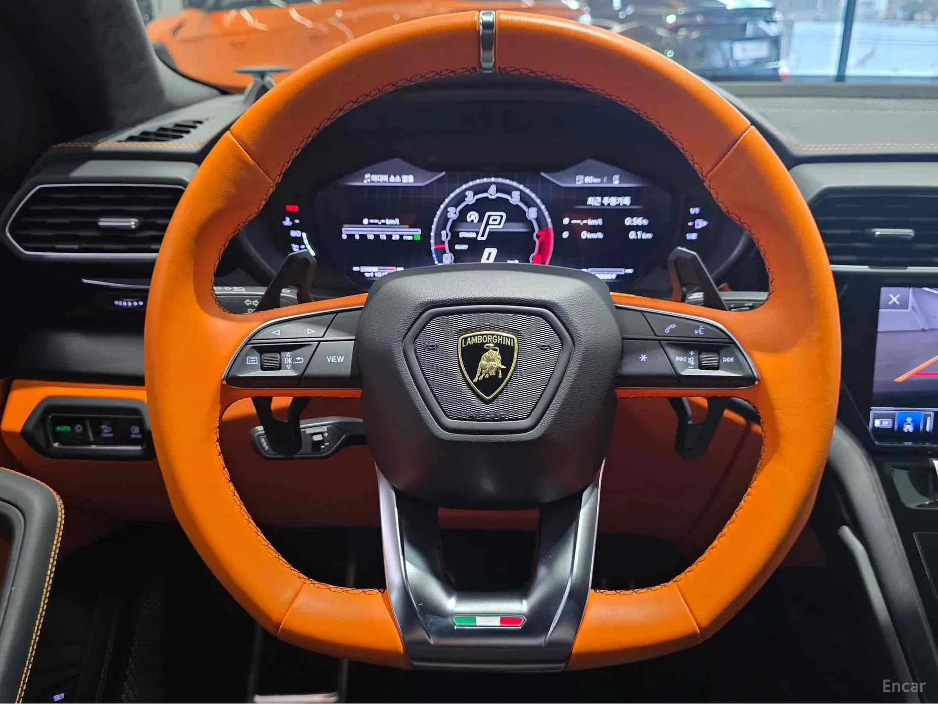 Lamborghini Urus превью 15