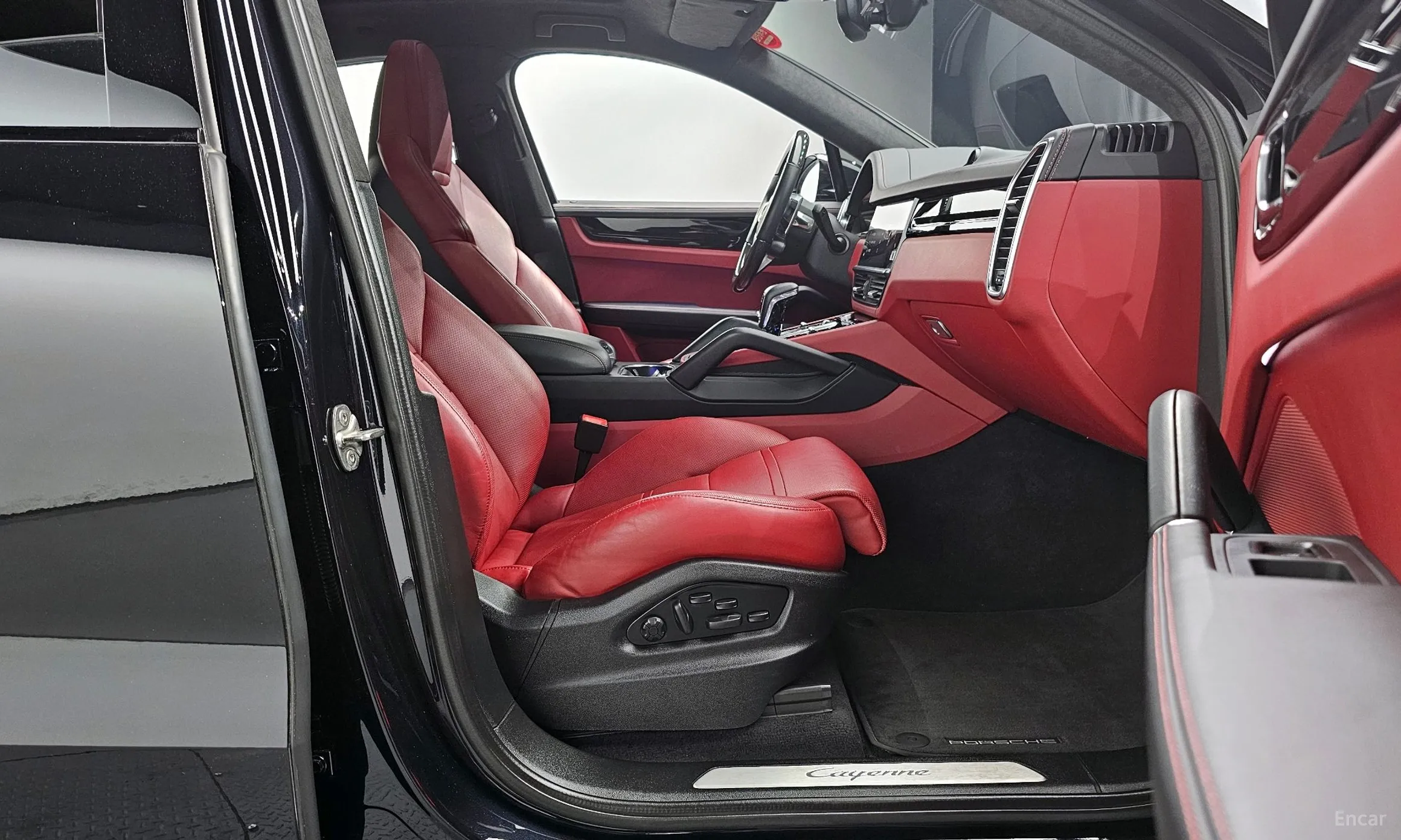 Porsche Cayenne (PO536) превью 11