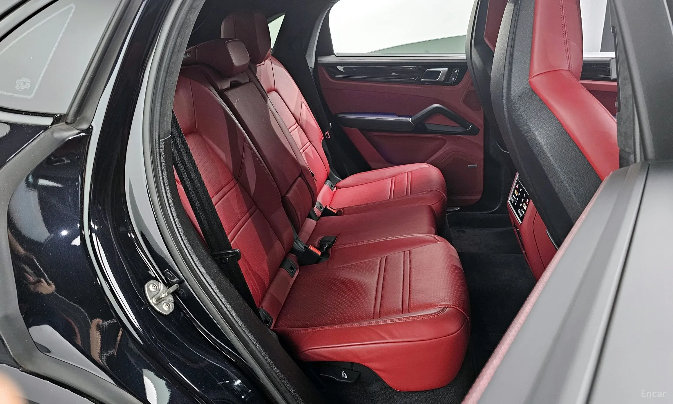 Porsche Cayenne (PO536) превью 12
