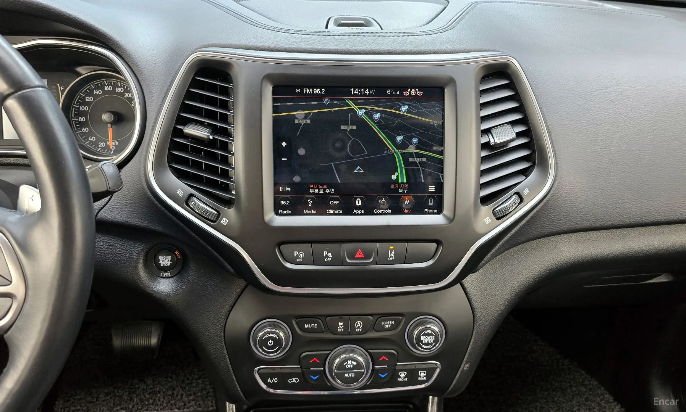 Jeep Cherokee (KL) превью 15