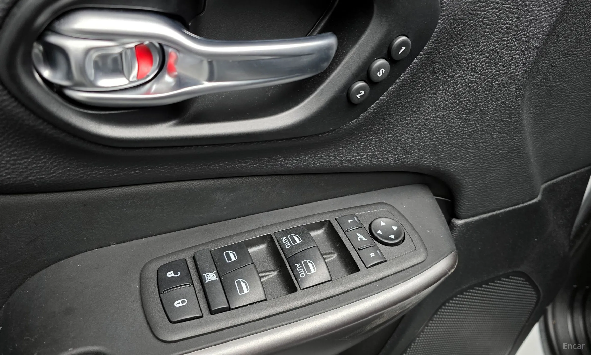 Jeep Cherokee (KL) превью 14