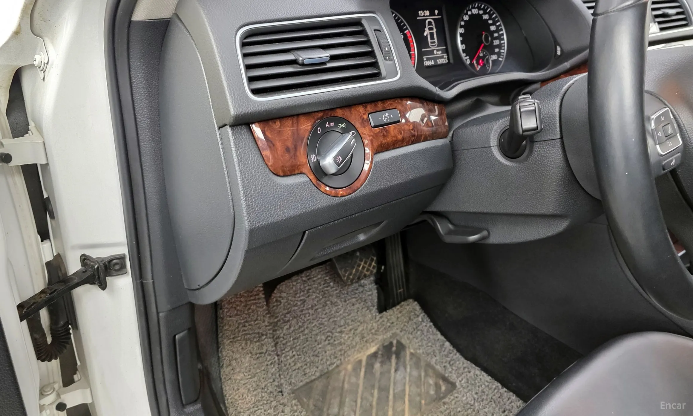 Volkswagen The New Passat превью 16