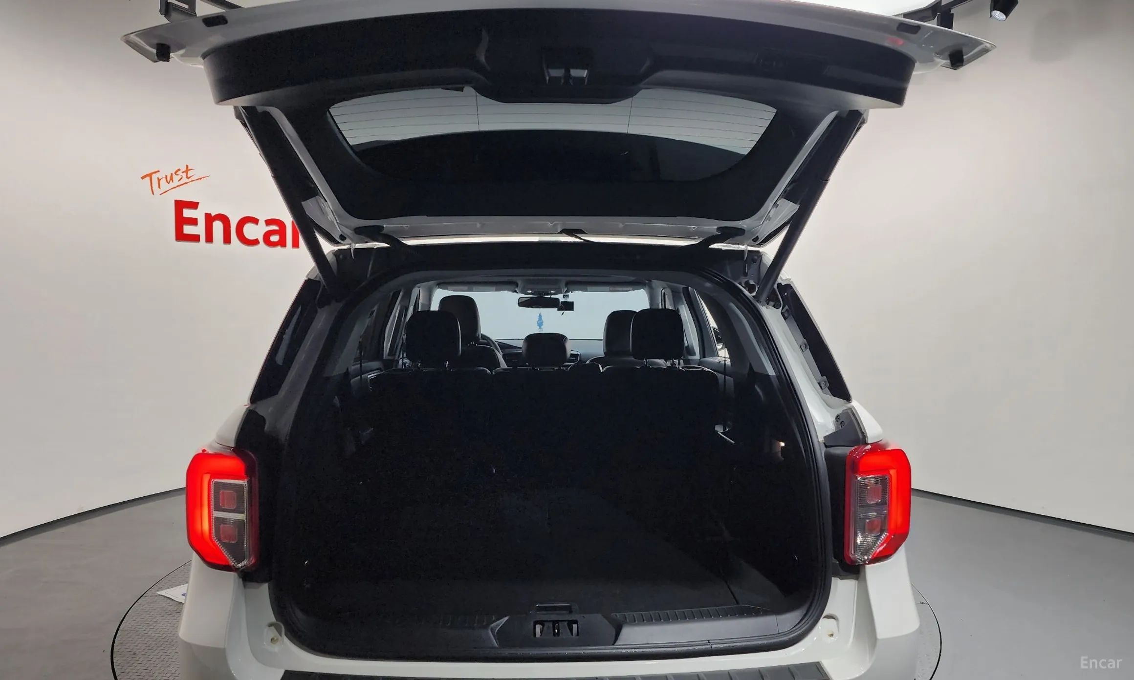 Ford Explorer 6th Generation превью 20