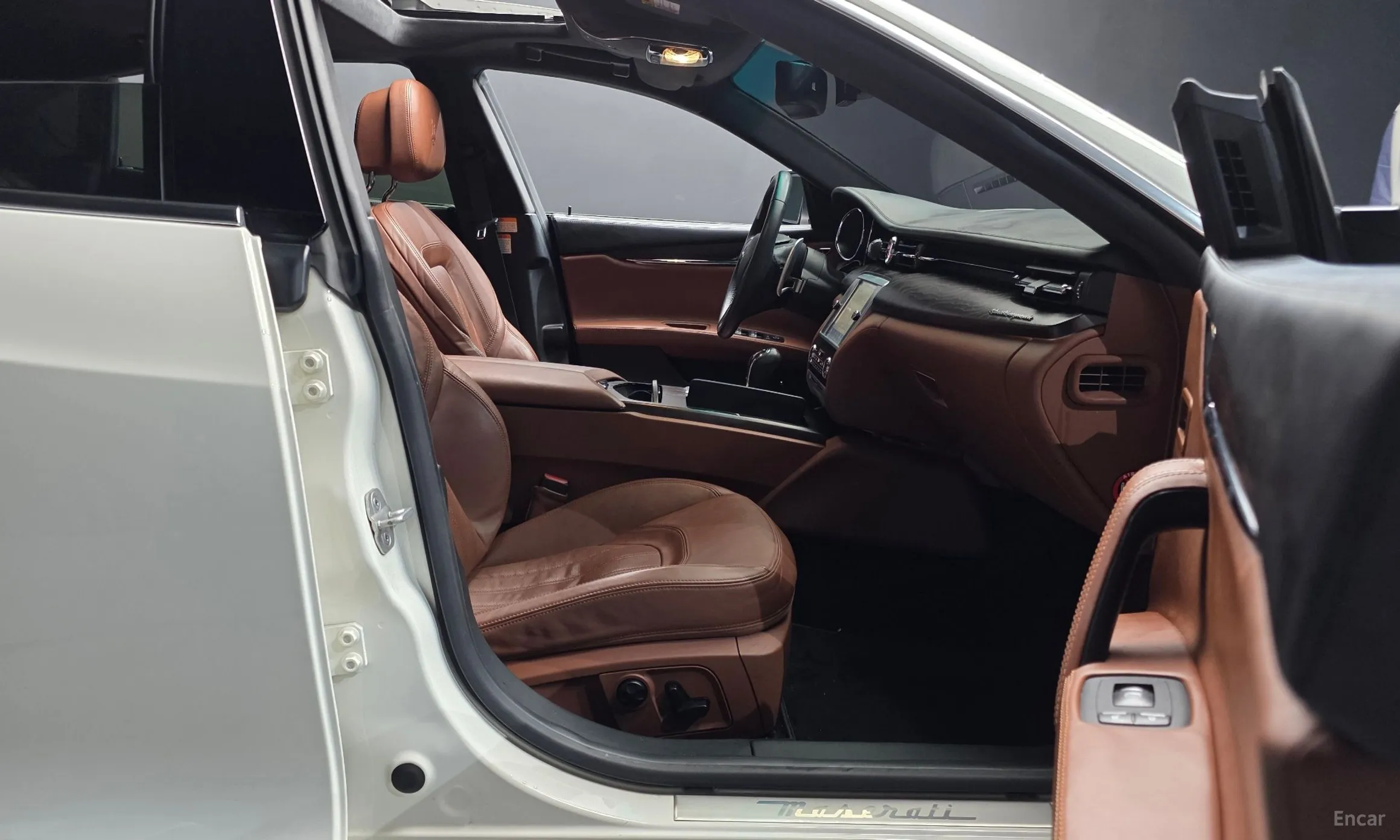 Maserati Quattroporte превью 10