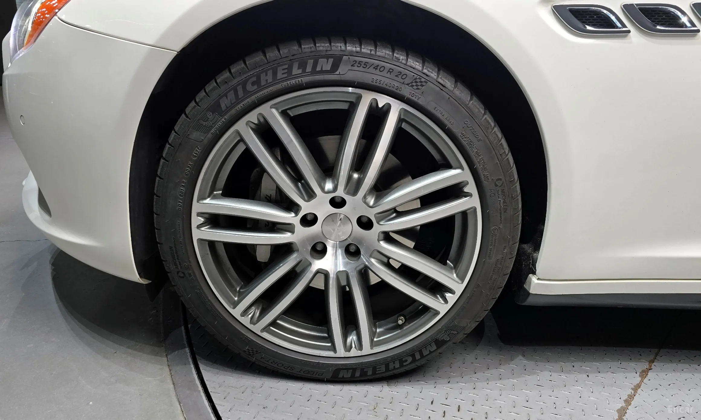 Maserati Quattroporte превью 5