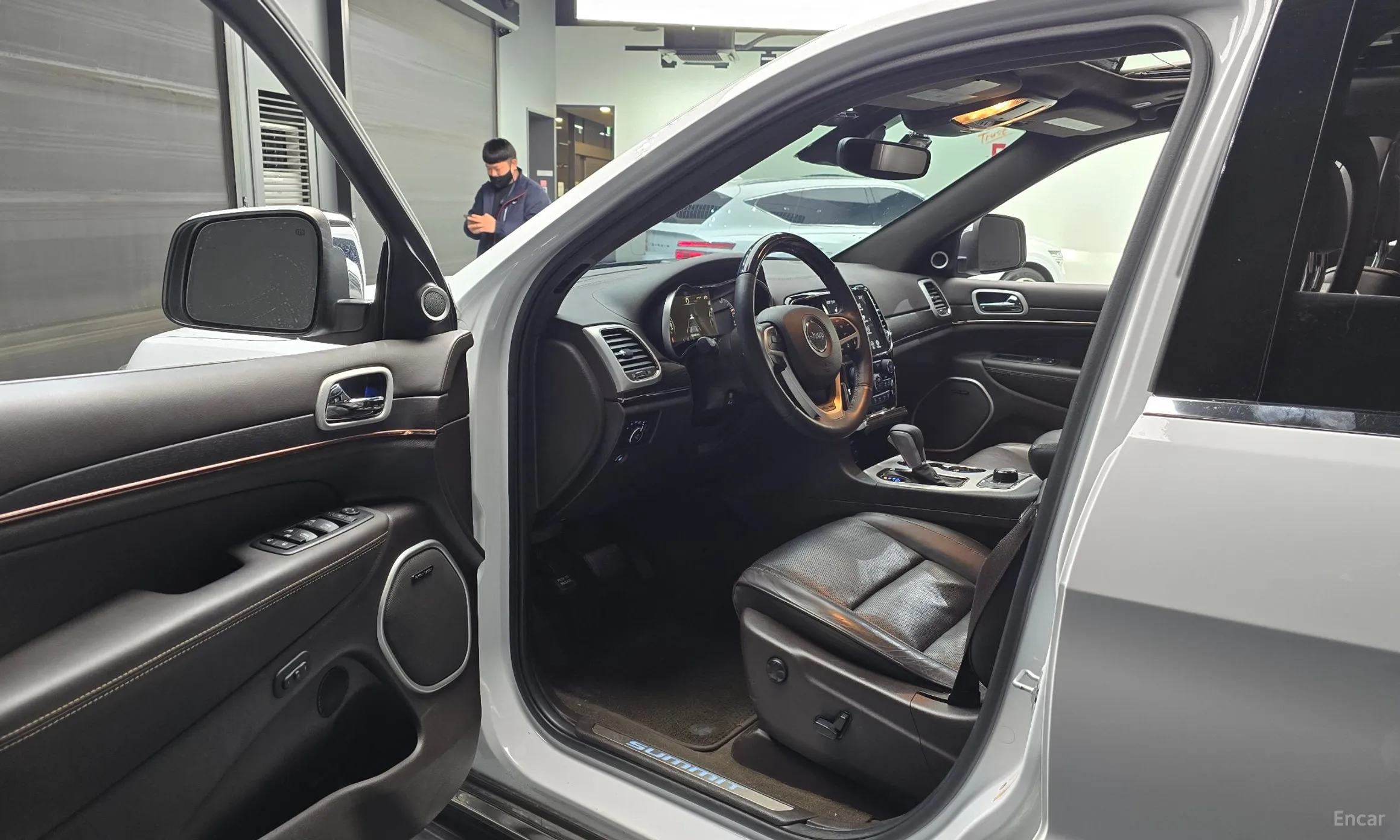 Jeep Grand Cherokee превью 10