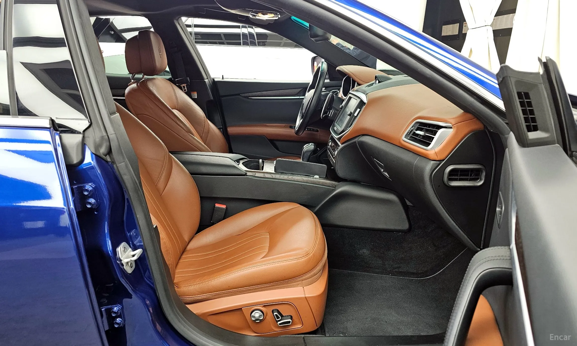 Maserati Ghibli превью 11
