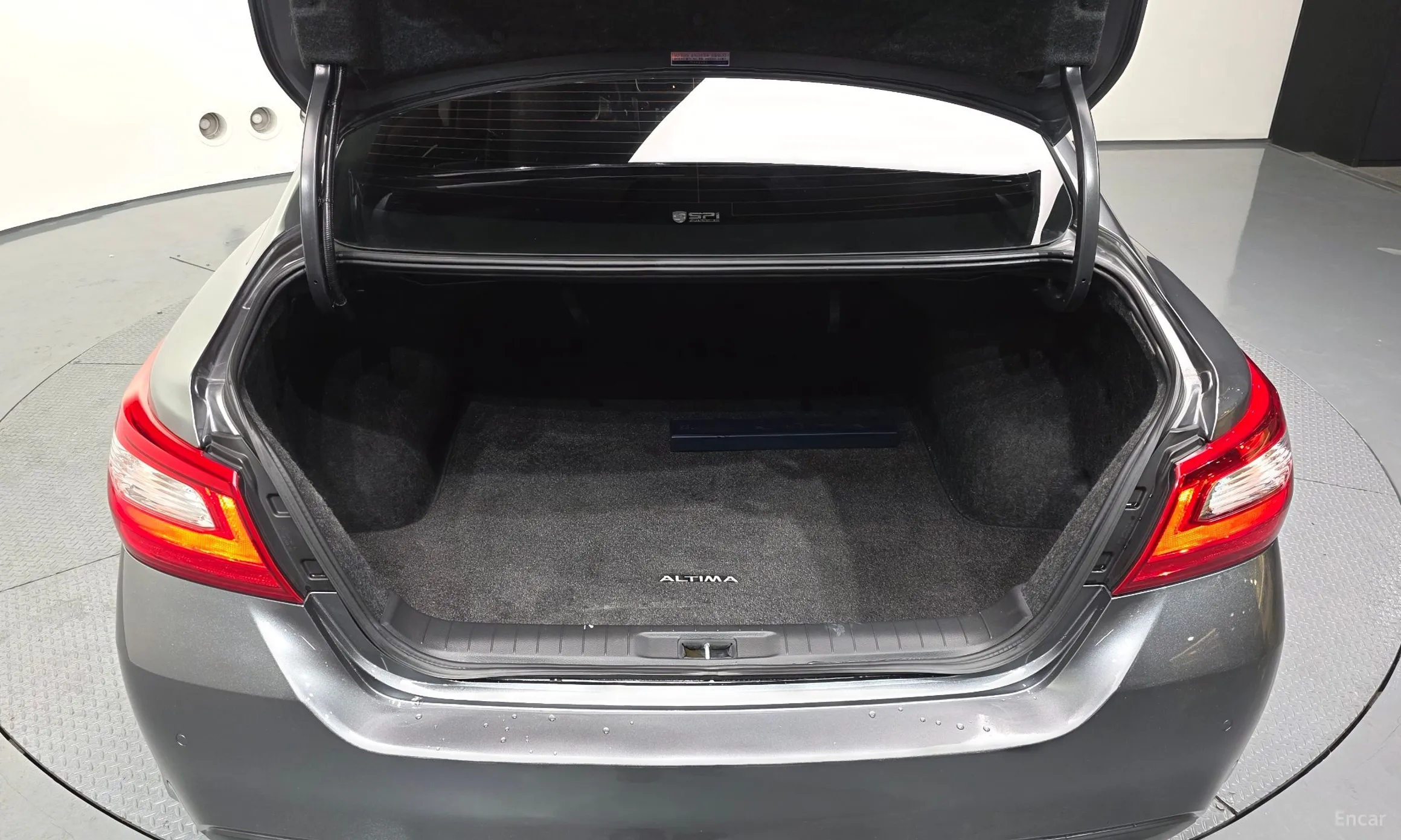 Nissan Altima превью 20