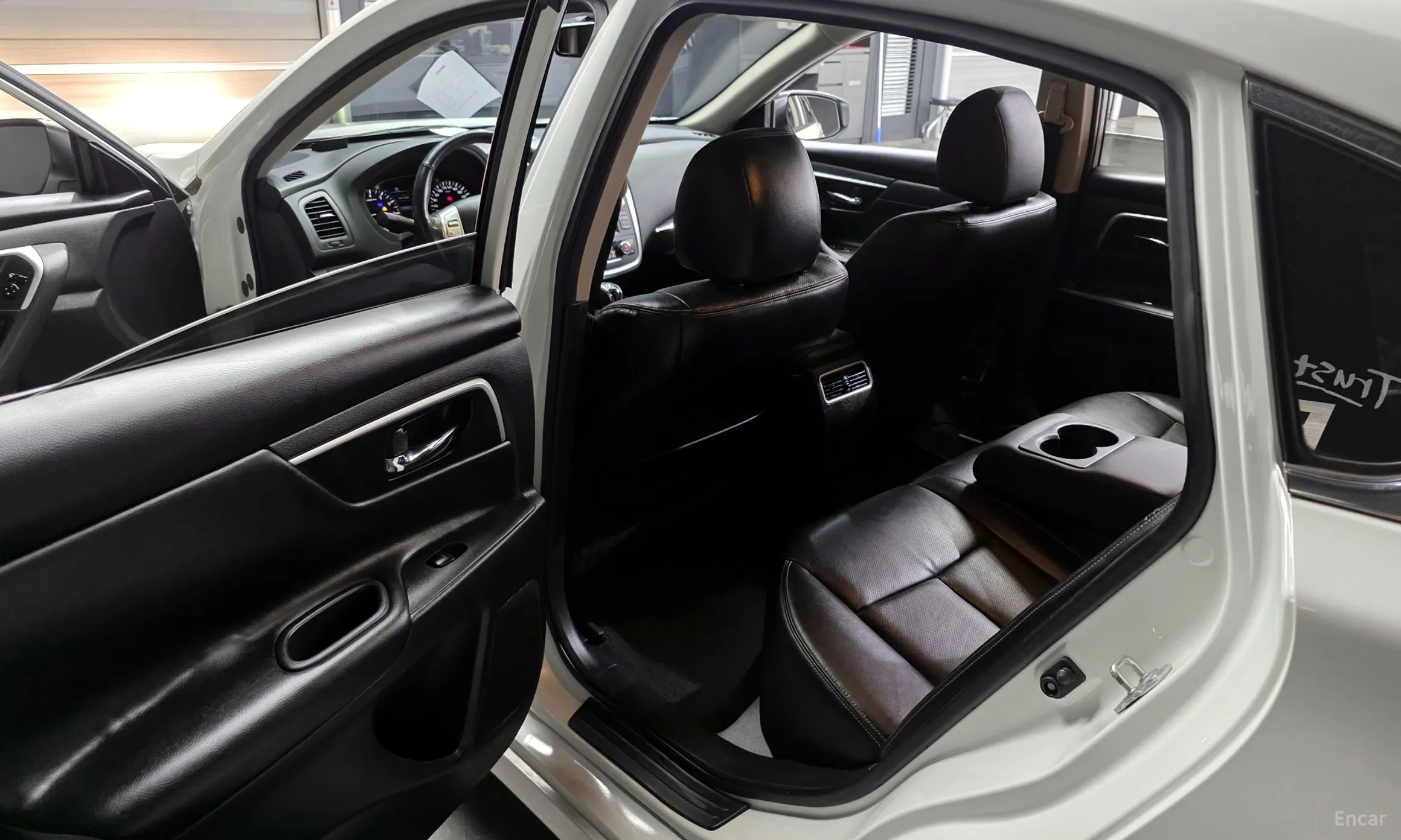 Nissan Altima превью 11