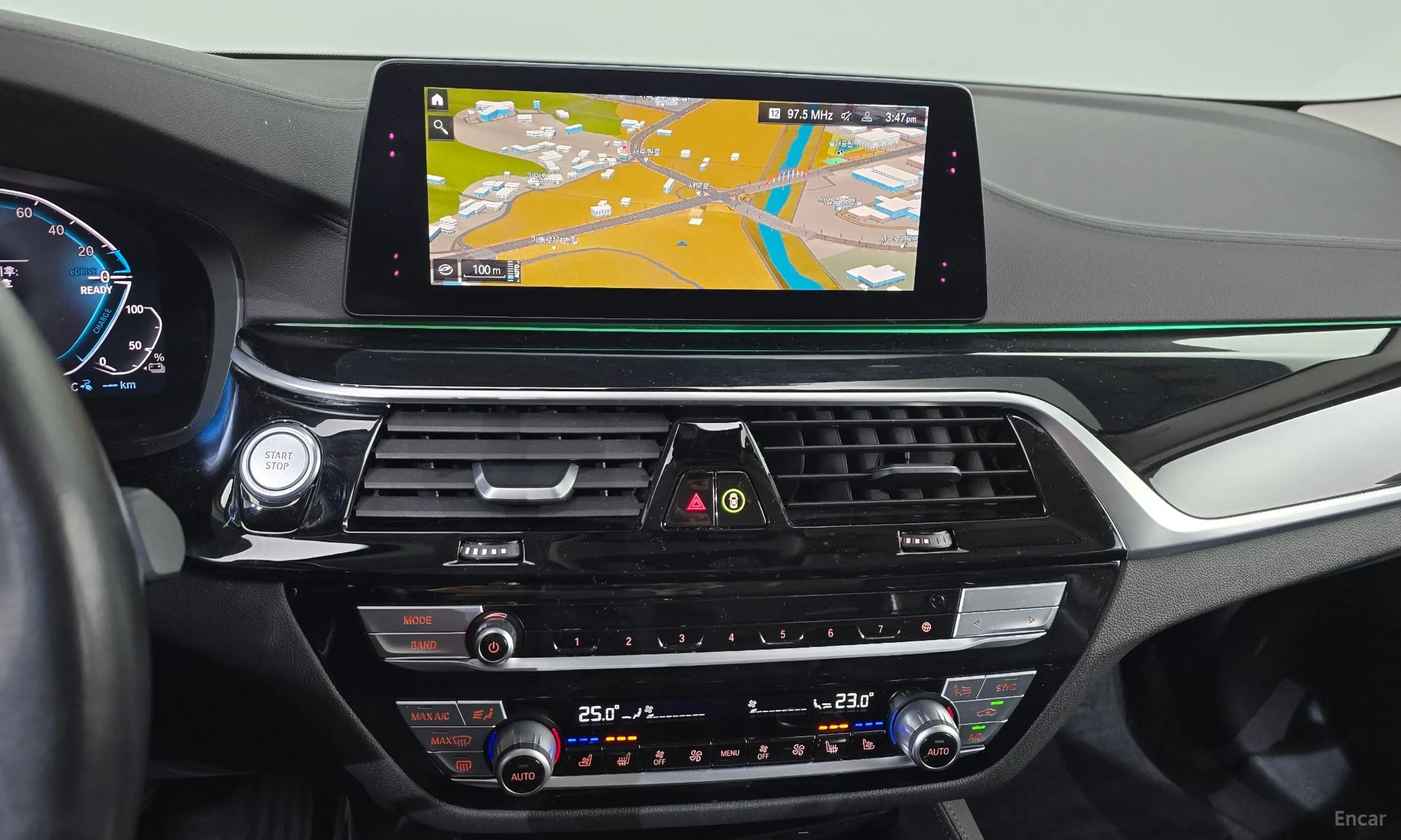 BMW 5 Series (G30) превью 14