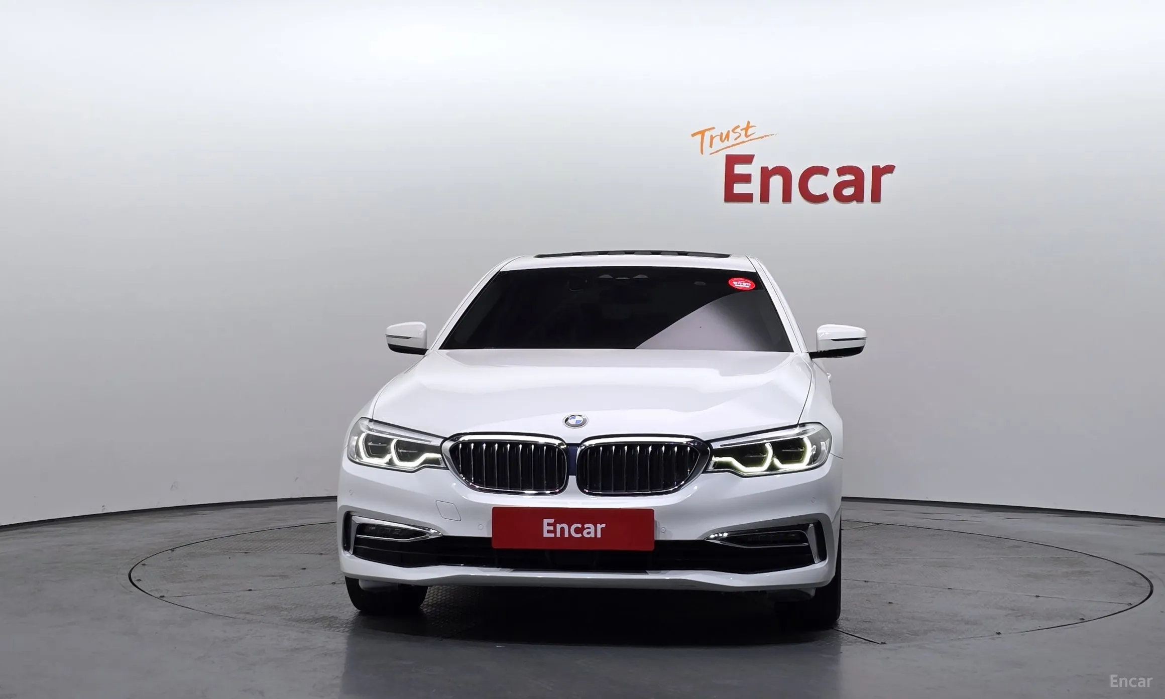 BMW 5 Series (G30) превью 3