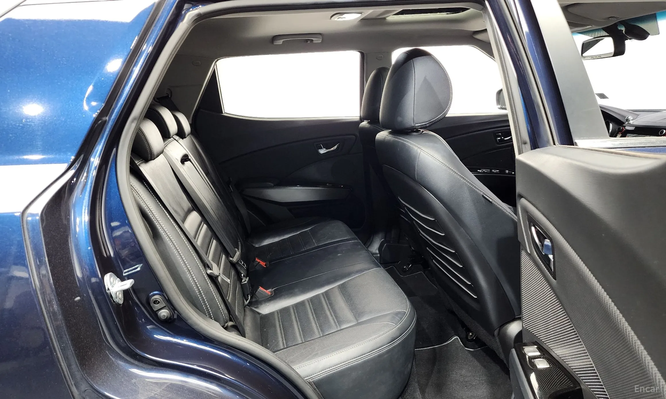 KG Mobility (SsangYong) Tivoli Air превью 12