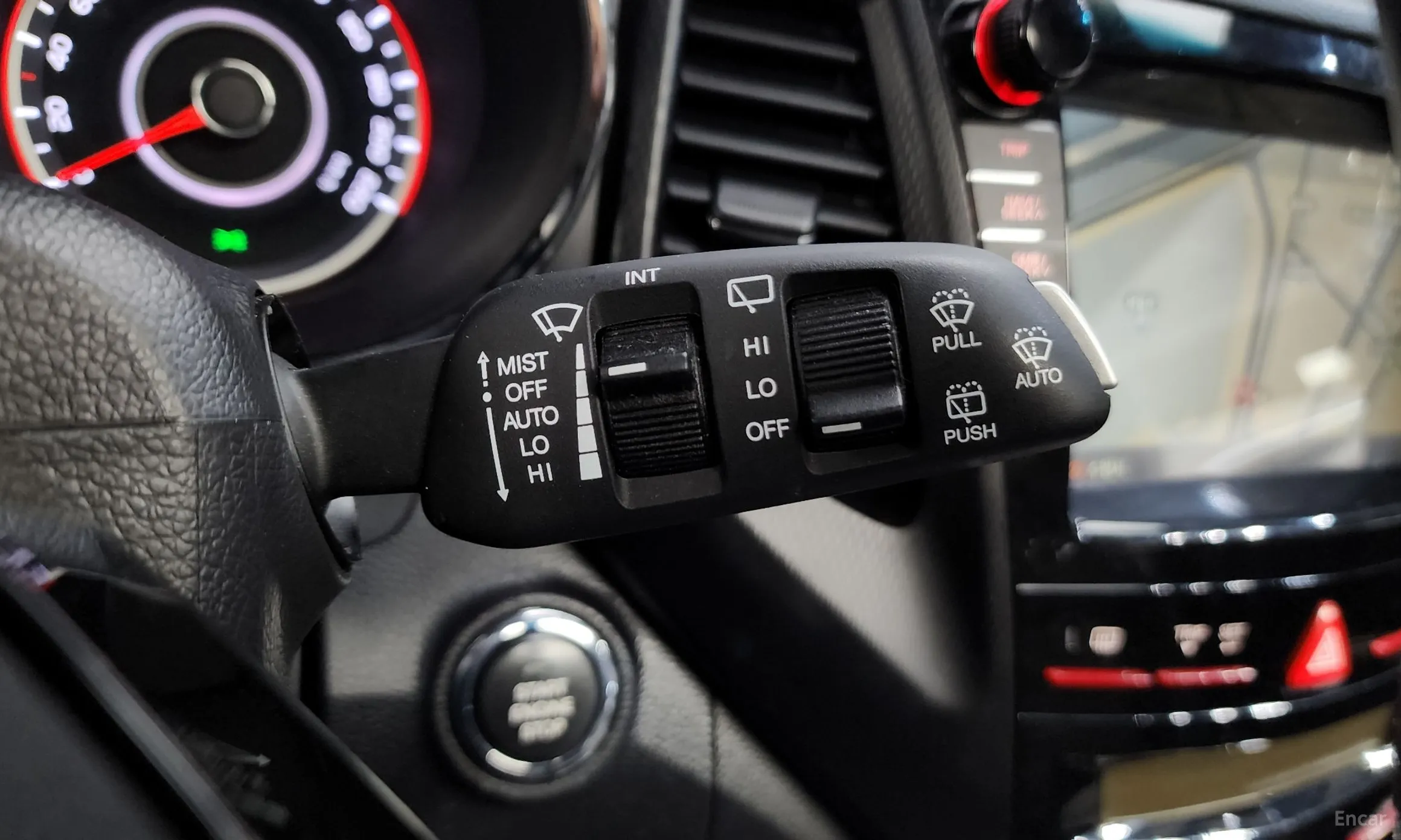 KG Mobility (SsangYong) Tivoli Air превью 14