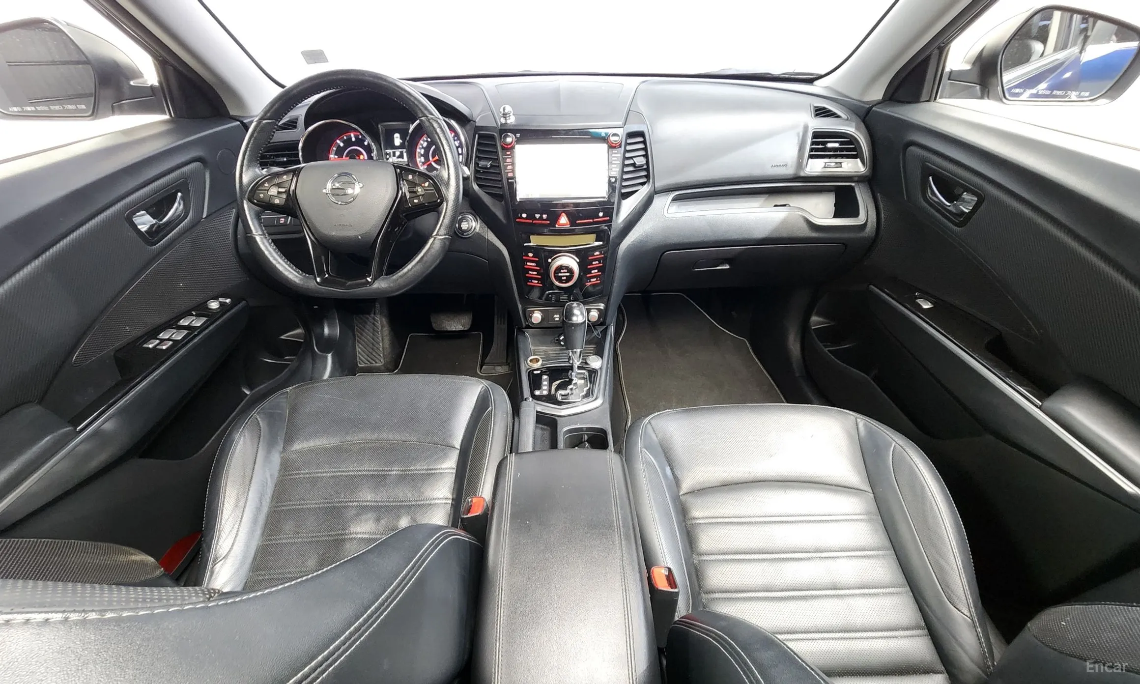 KG Mobility (SsangYong) Tivoli Air превью 7