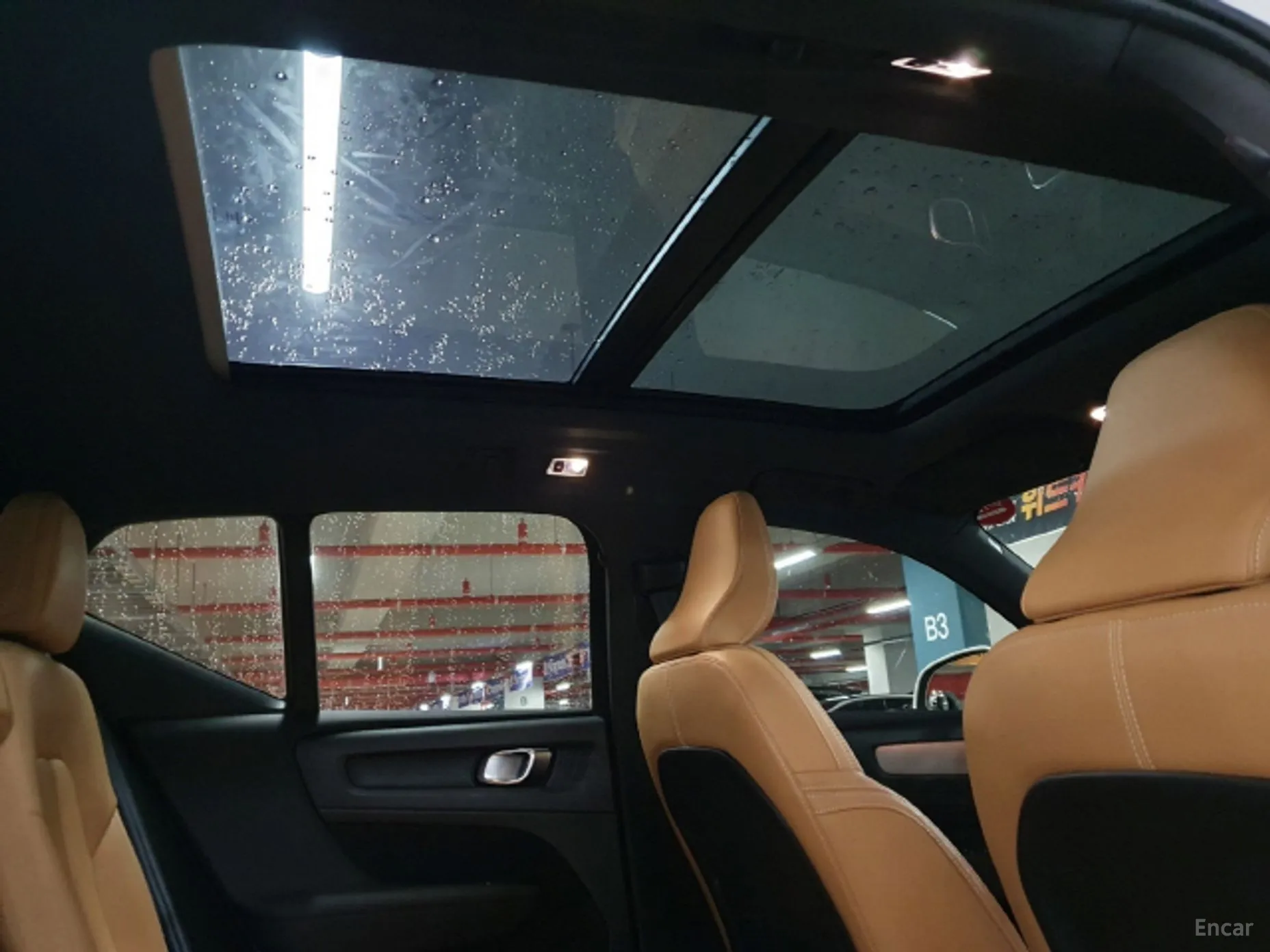 Volvo XC40 превью 10