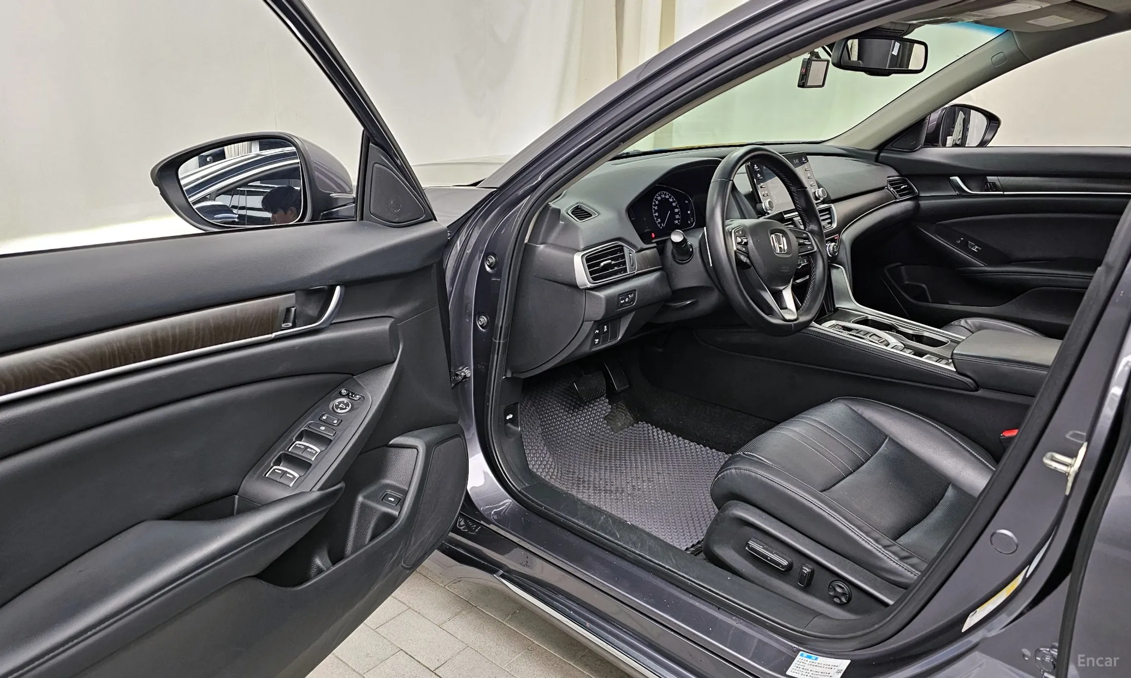 Honda Accord 10th Generation превью 10