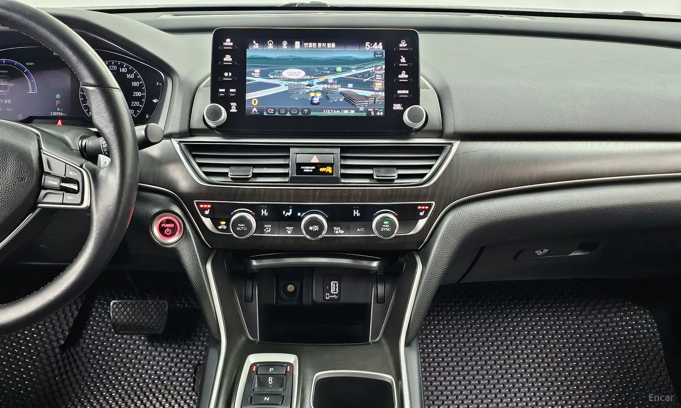 Honda Accord 10th Generation превью 14