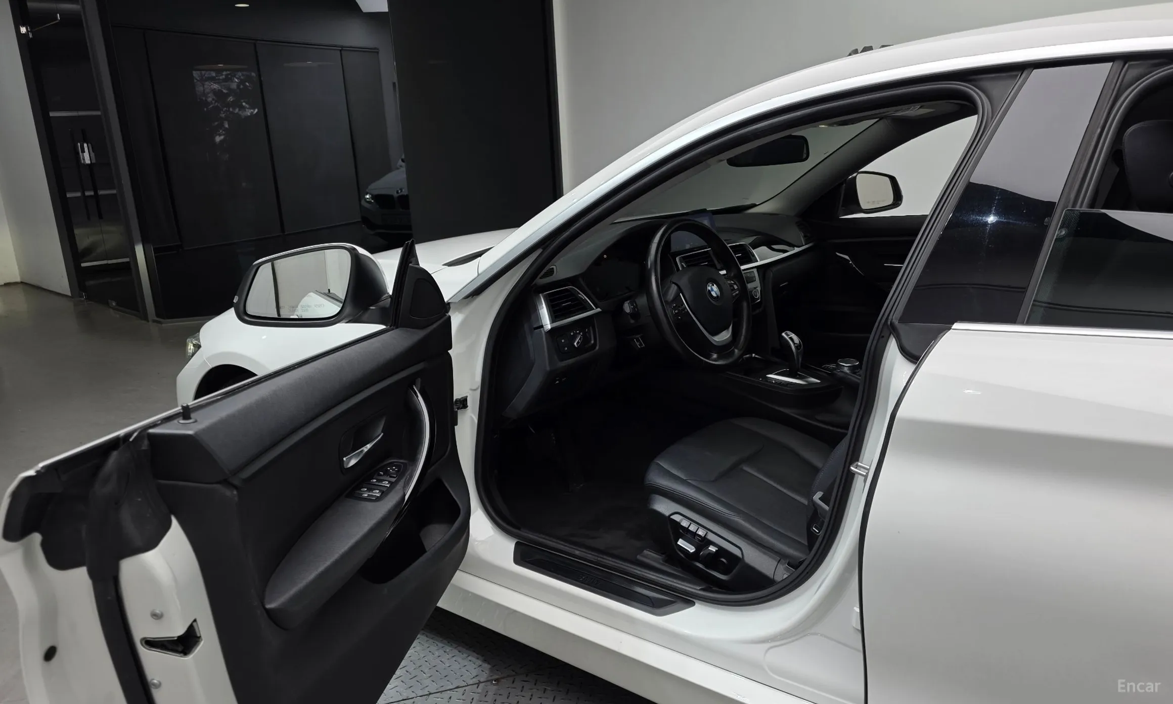 BMW Series 4 (F32) превью 11
