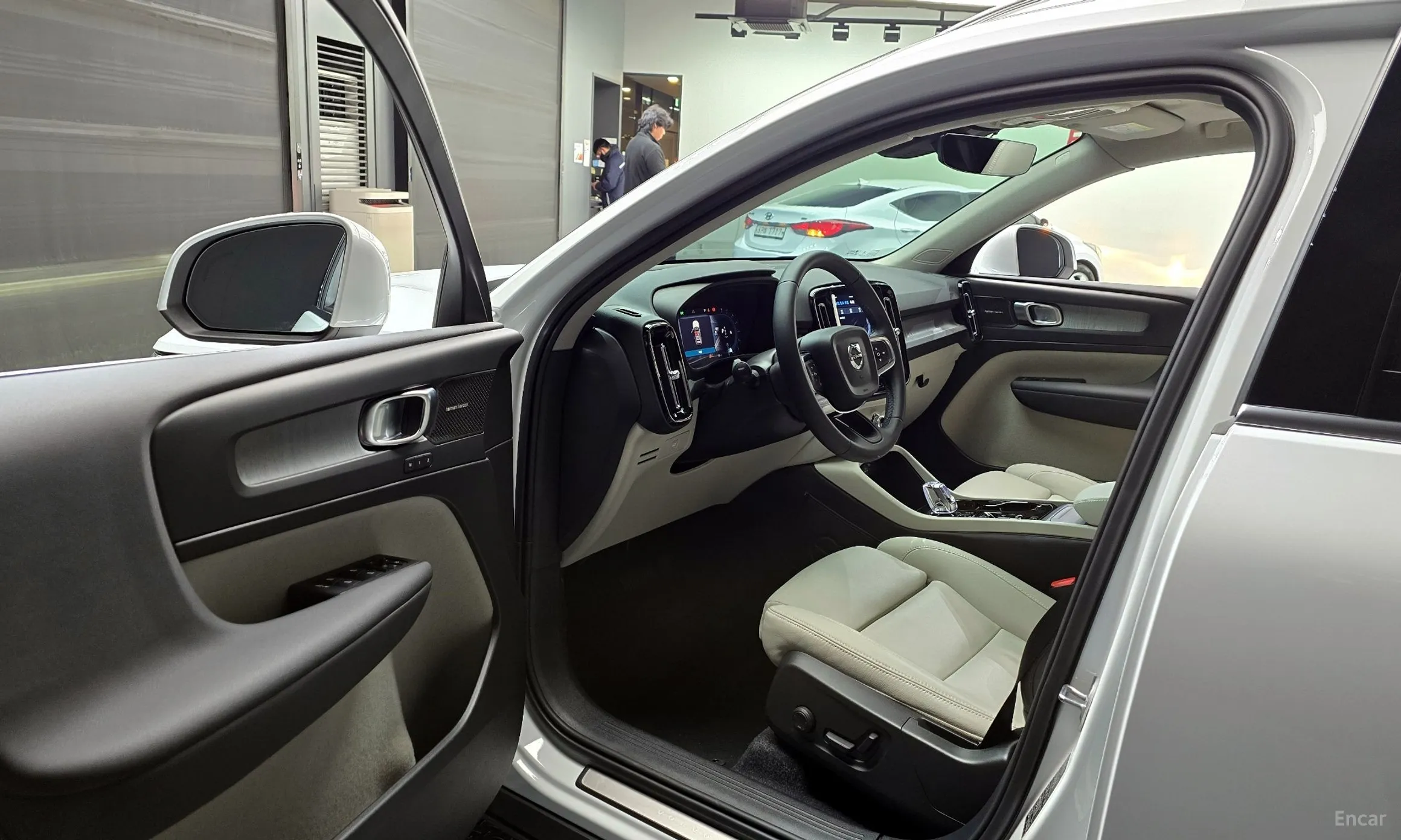 Volvo XC40 превью 10
