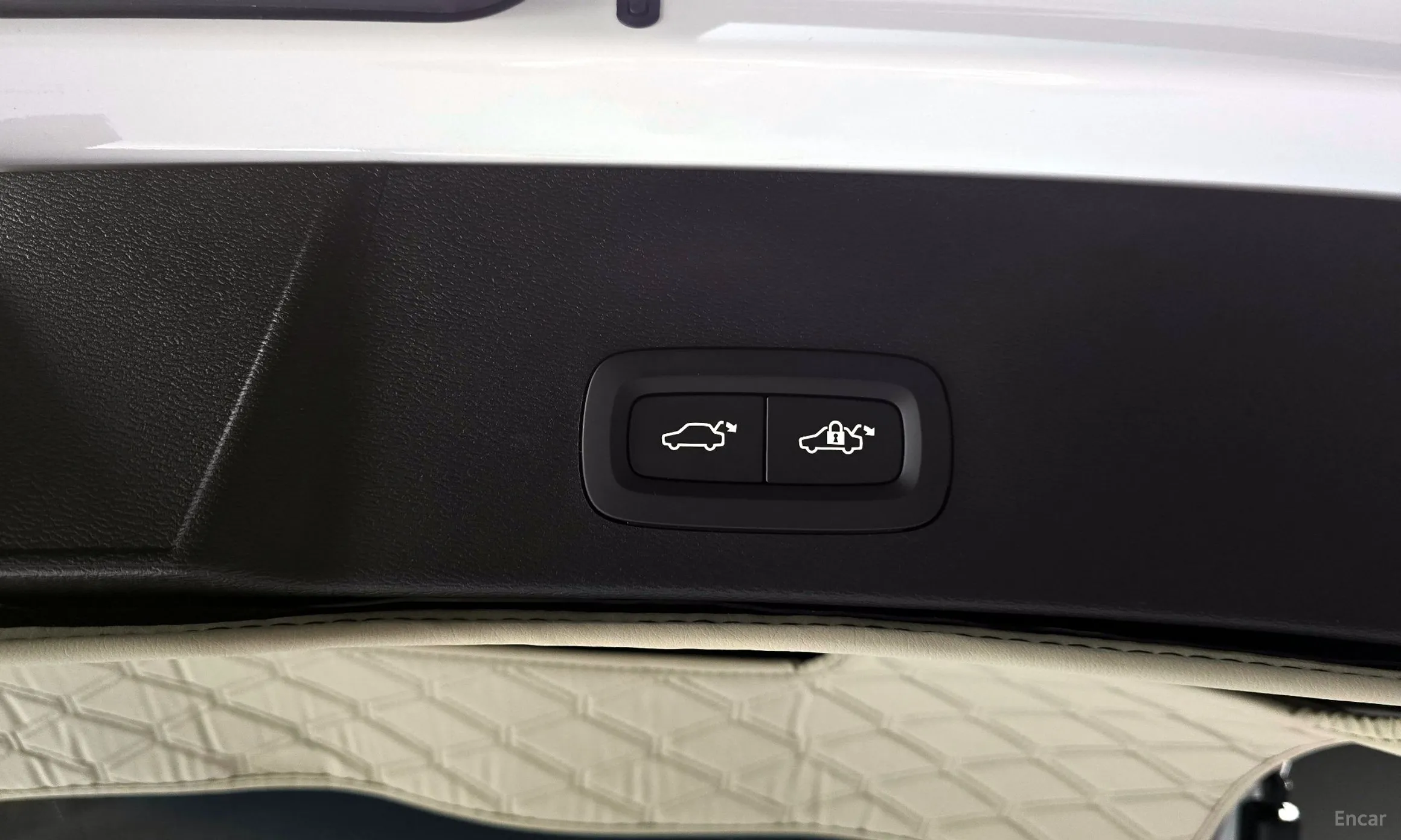 Volvo XC40 превью 17