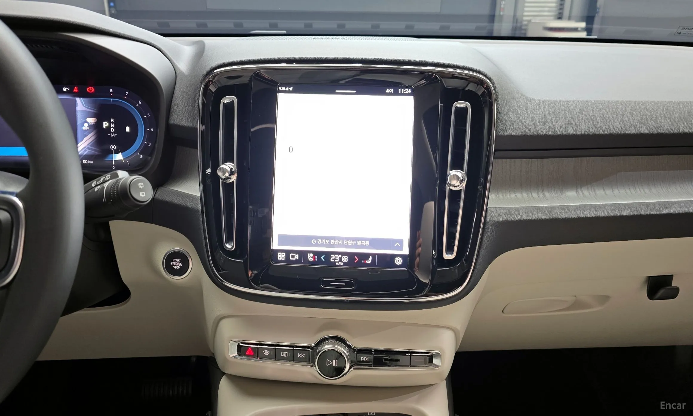 Volvo XC40 превью 19