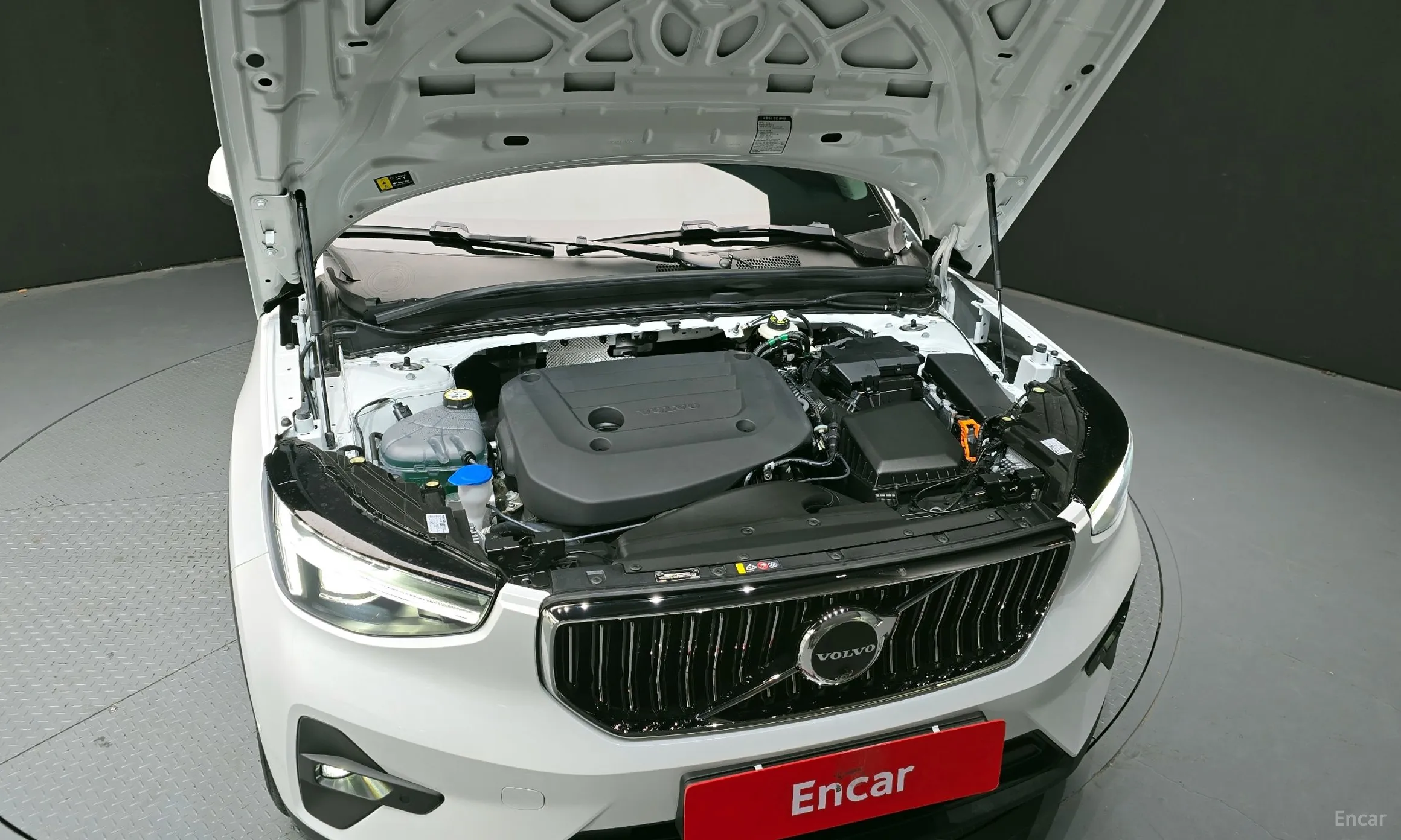 Volvo XC40 превью 6