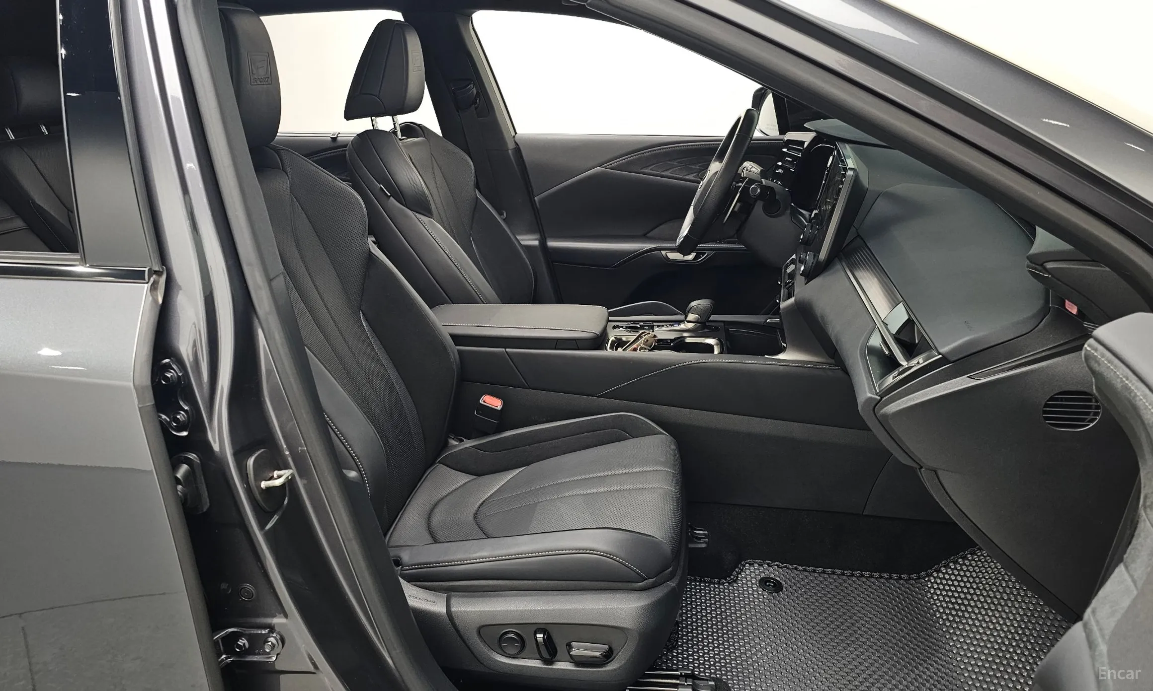 Lexus RX500h 5th Generation превью 11