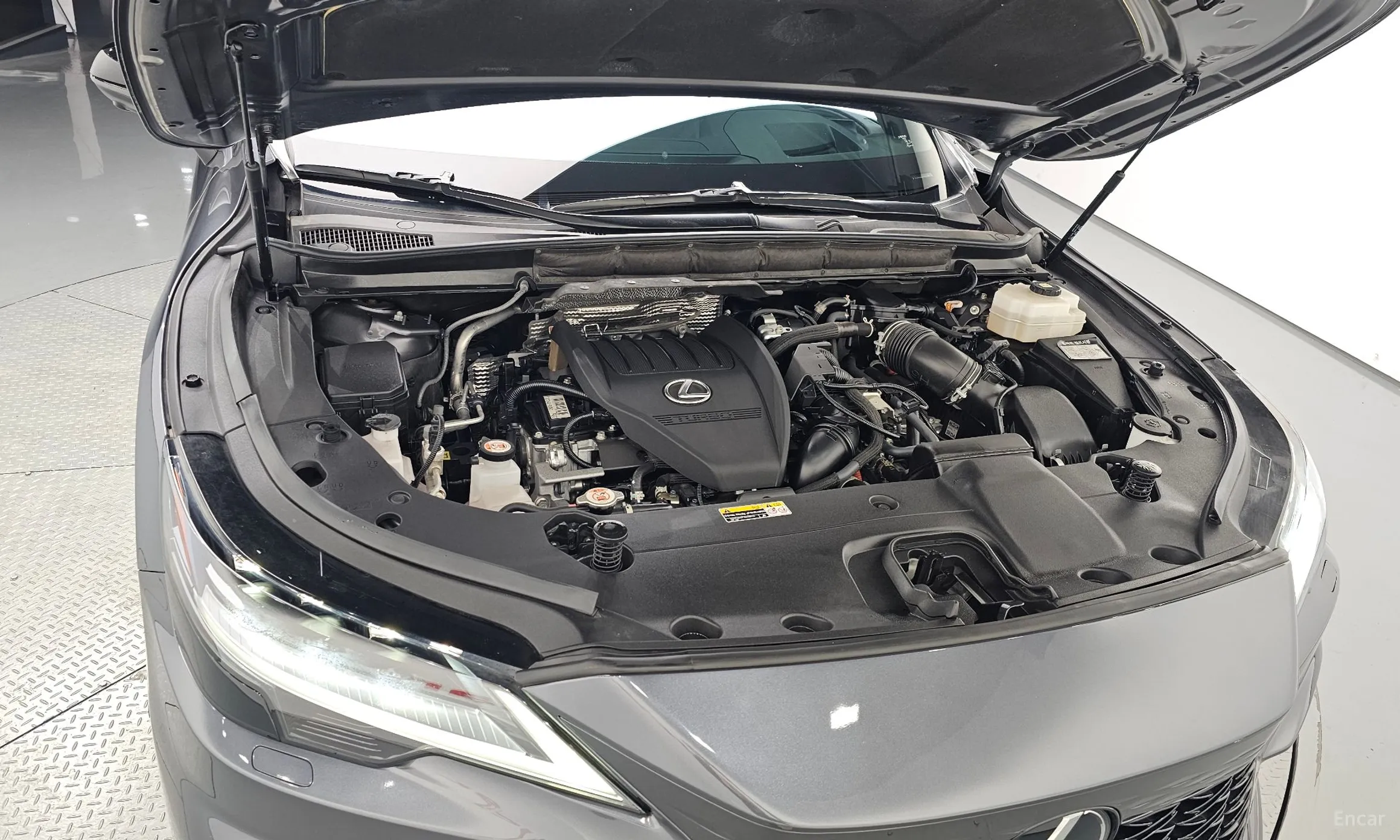 Lexus RX500h 5th Generation превью 6