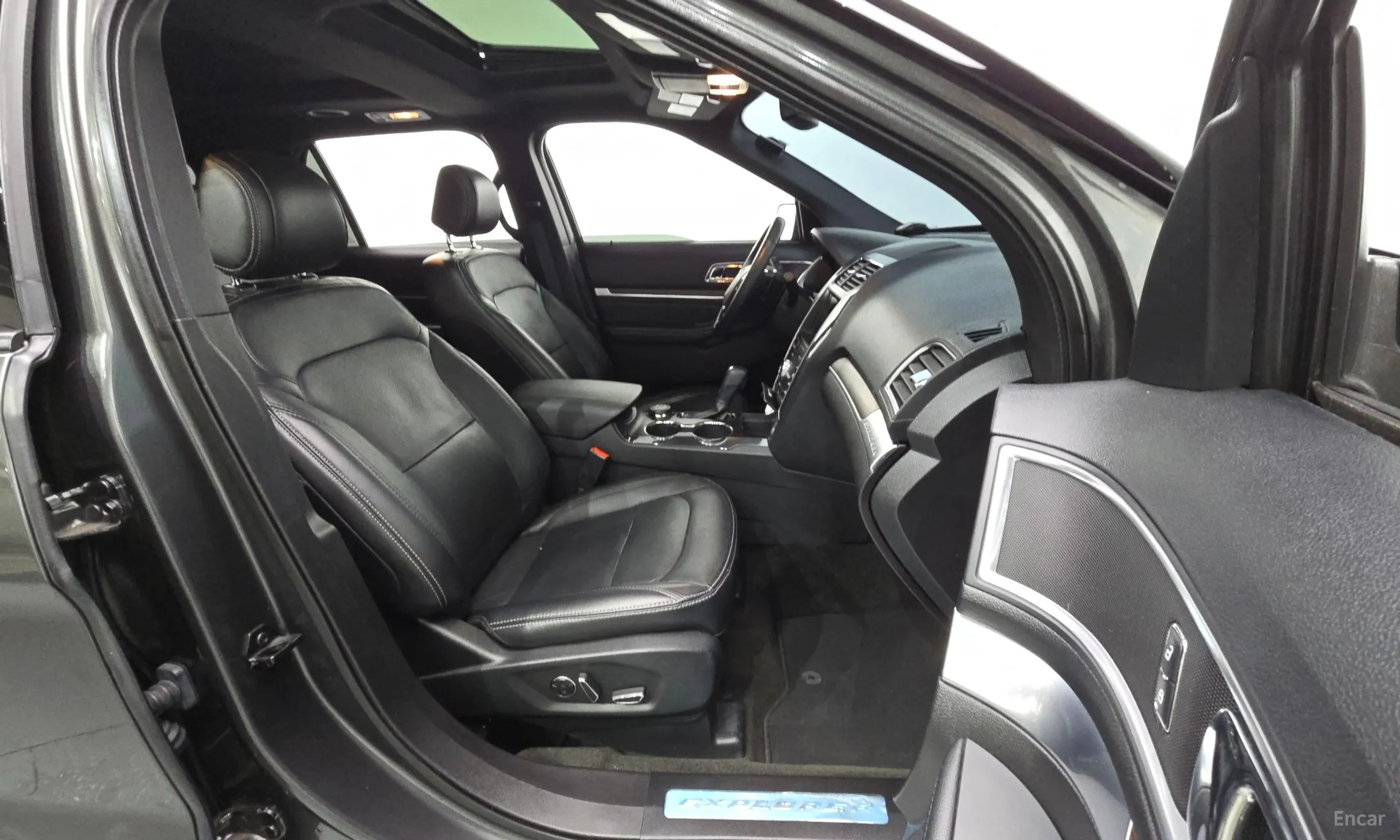 Ford Explorer превью 11
