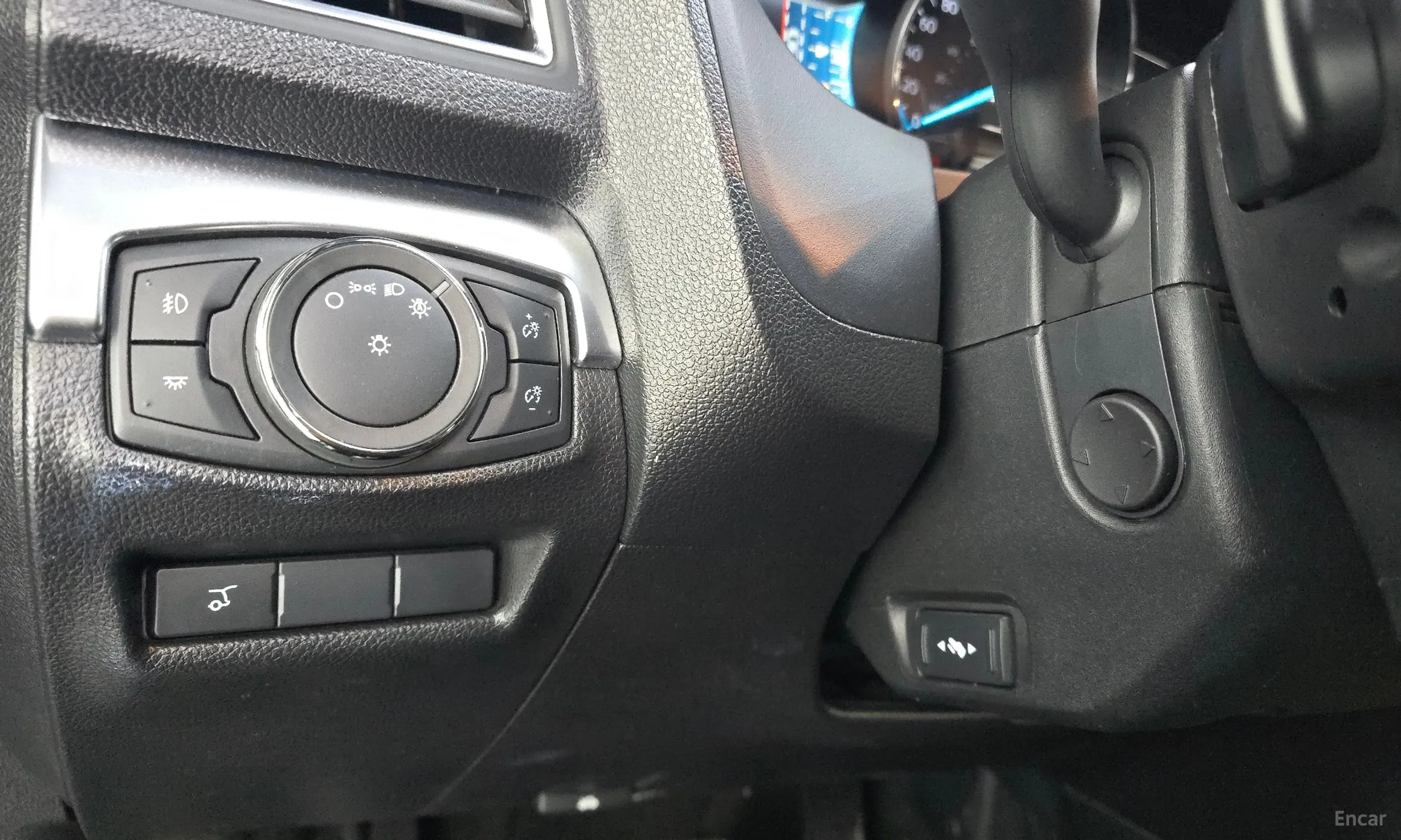 Ford Explorer превью 16